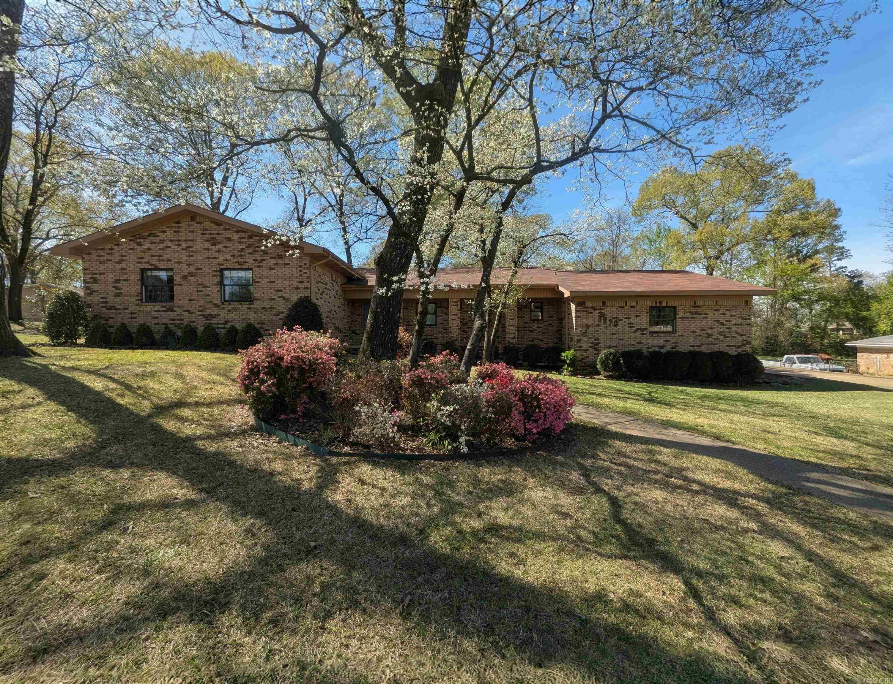 CHEROKEE HILLS 3 - Residential