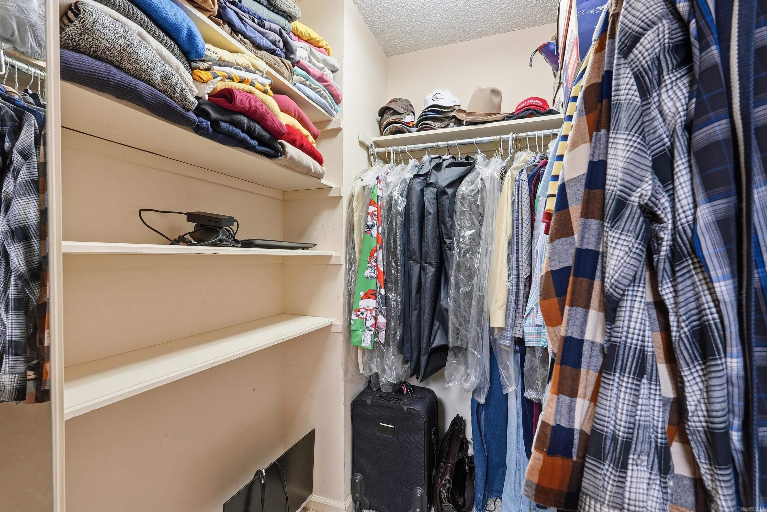 SHADY VALLEY - Residential