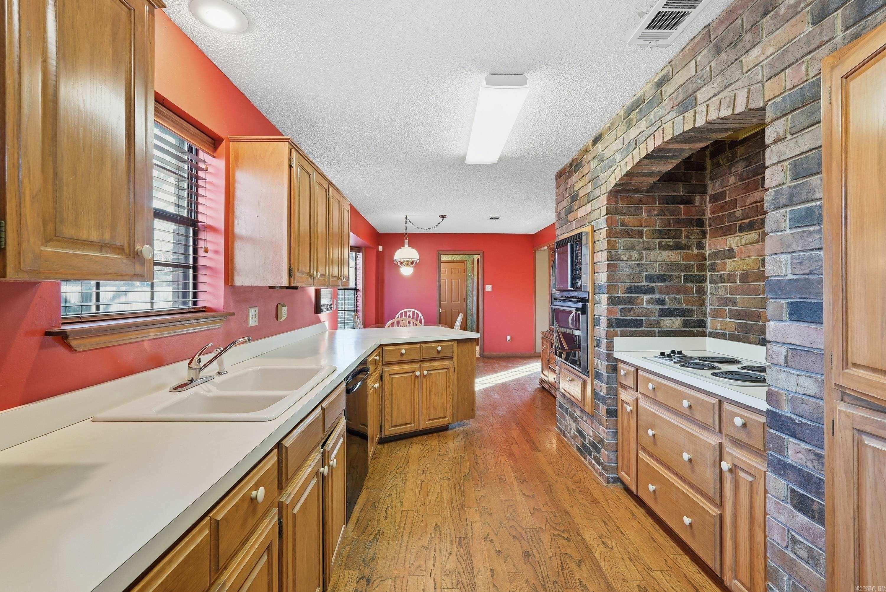 SHADY VALLEY - Residential