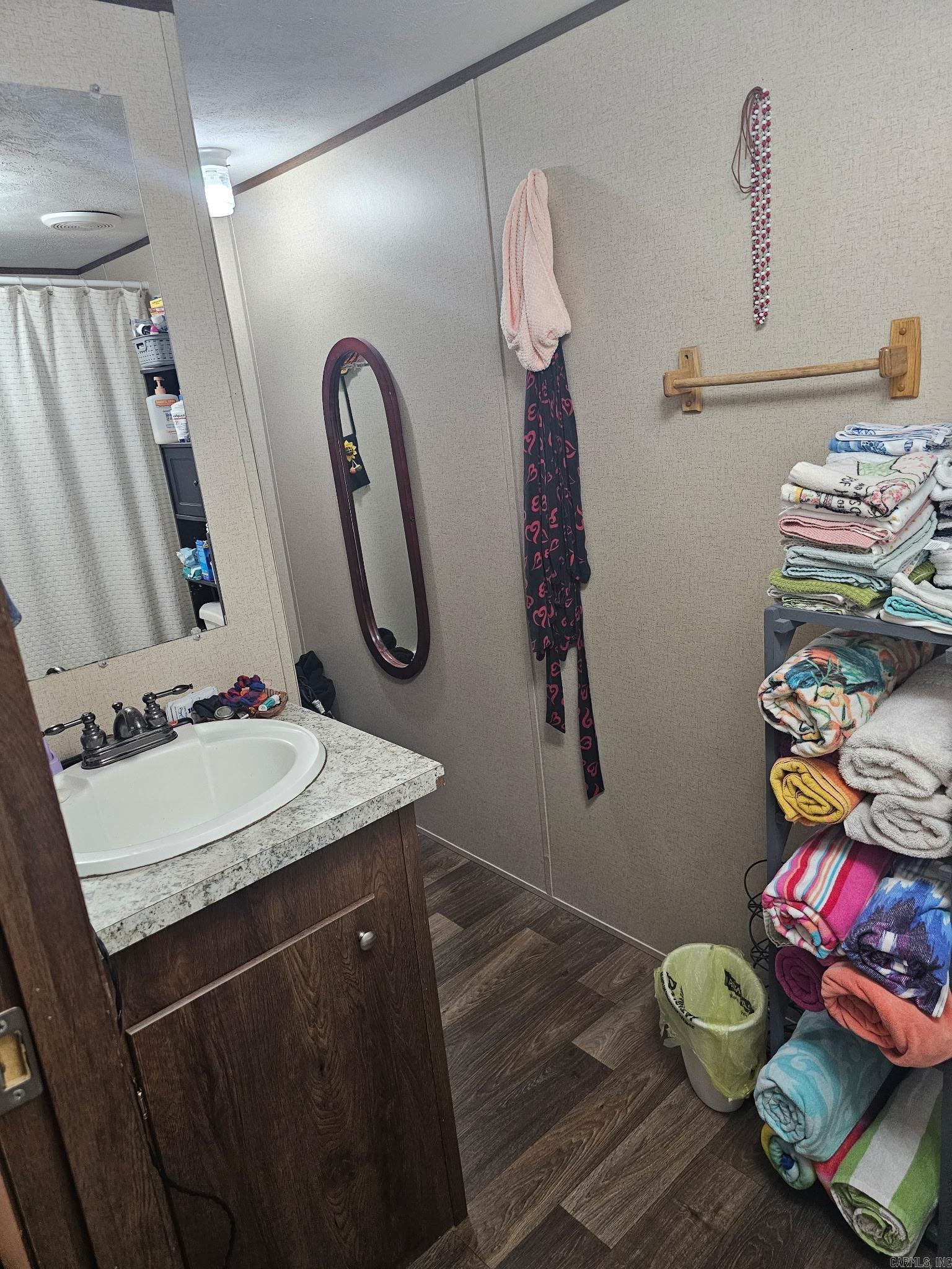 LAKESHORE - TODD DAVIS - Residential