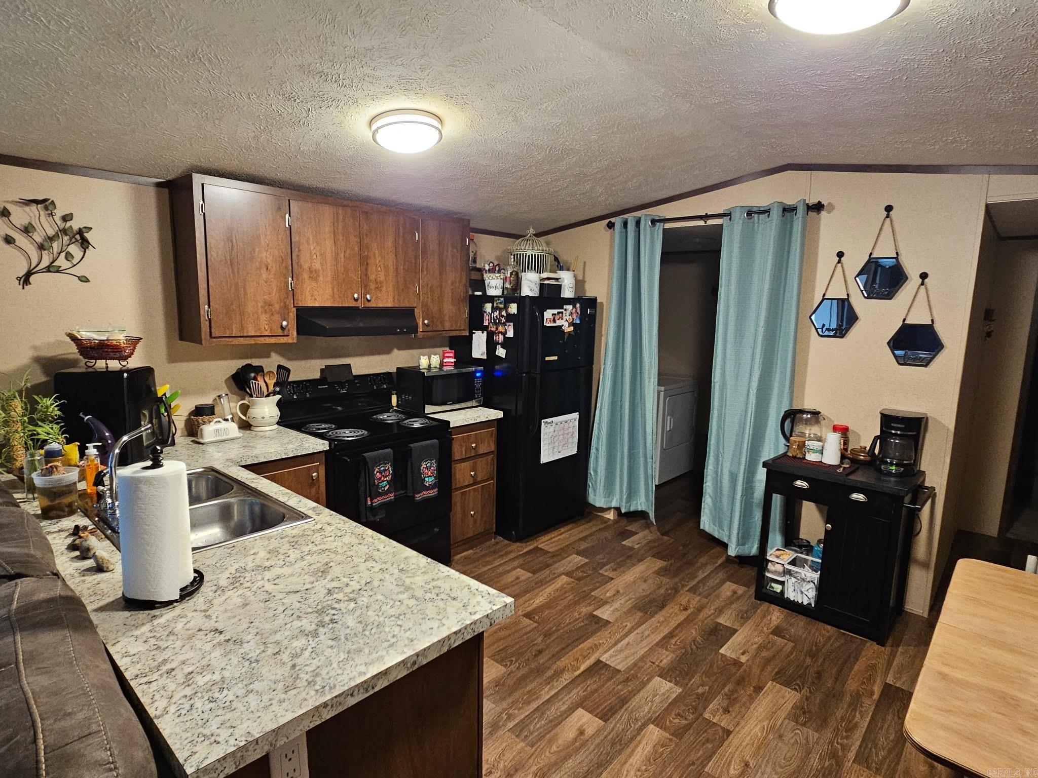 LAKESHORE - TODD DAVIS - Residential