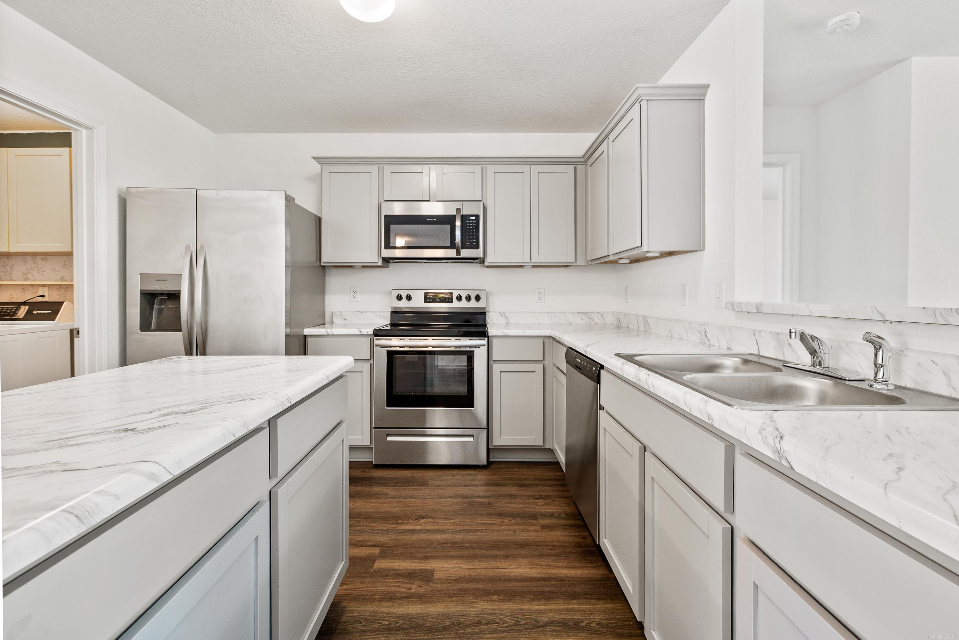 AUBURN HILLS - Residential