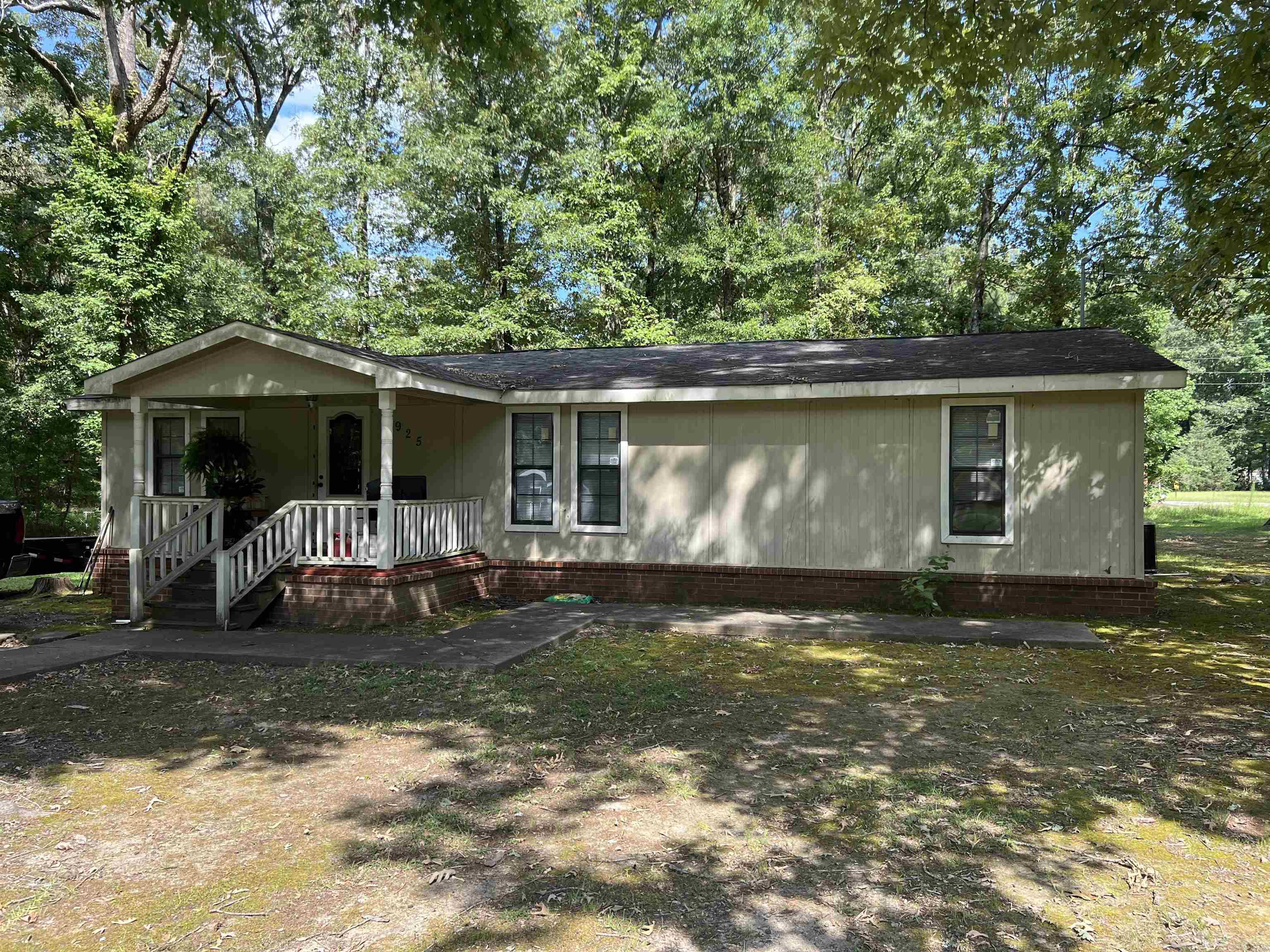 Three bed two bath home on almost an acre of land! This home has been well maintained and ready for a new owner! The master suite is nice size and has plenty of closet space and the guest bedrooms are very spacious. The kitchen is opened in to the living room and perfect for socializing while you cook!