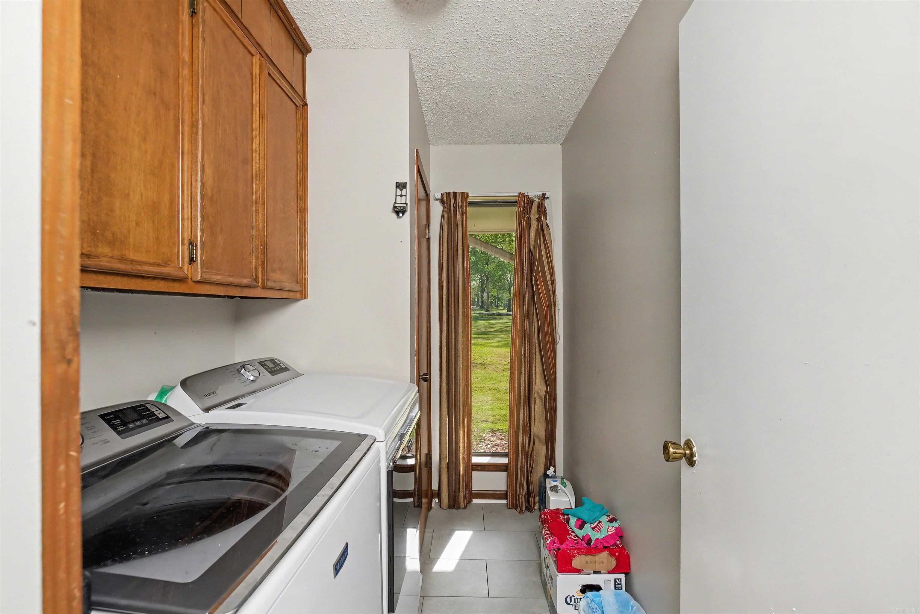 COUNTRY VILLAGE ESTATES - Residential