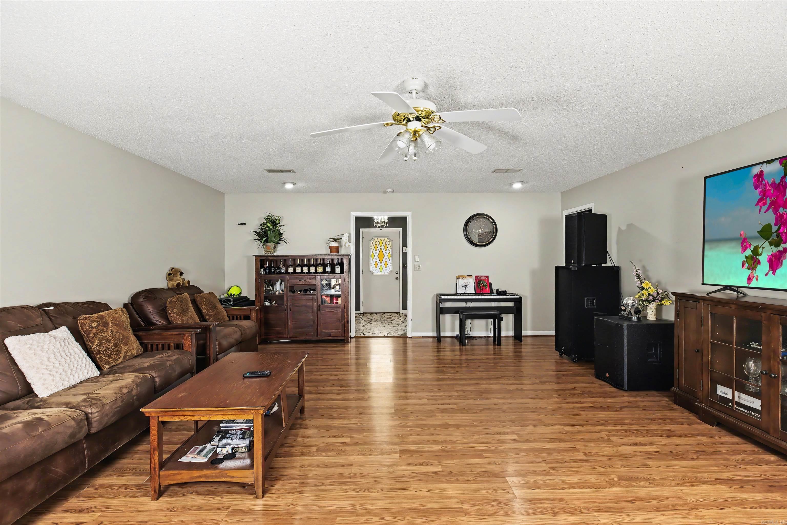 COUNTRY VILLAGE ESTATES - Residential