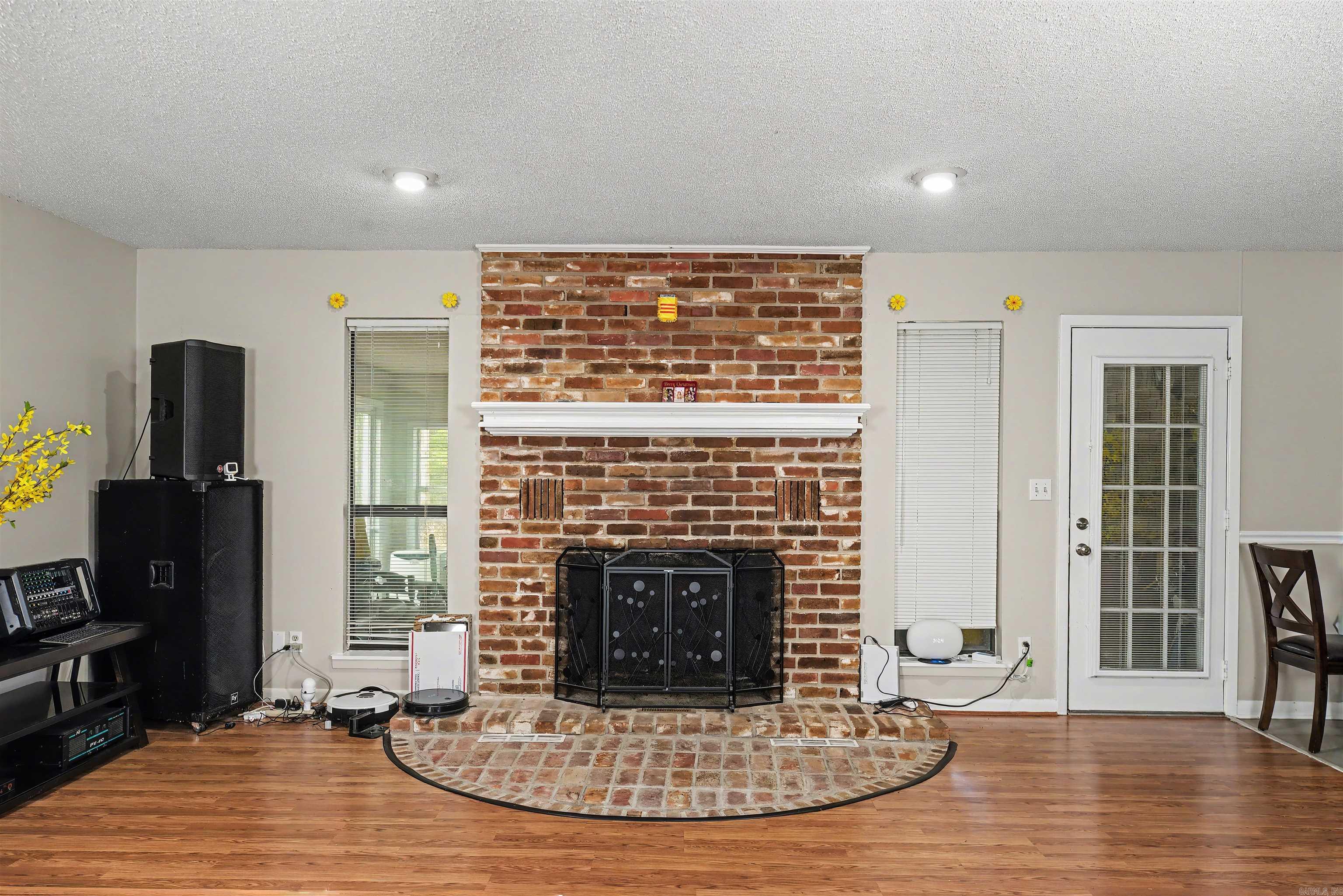 COUNTRY VILLAGE ESTATES - Residential