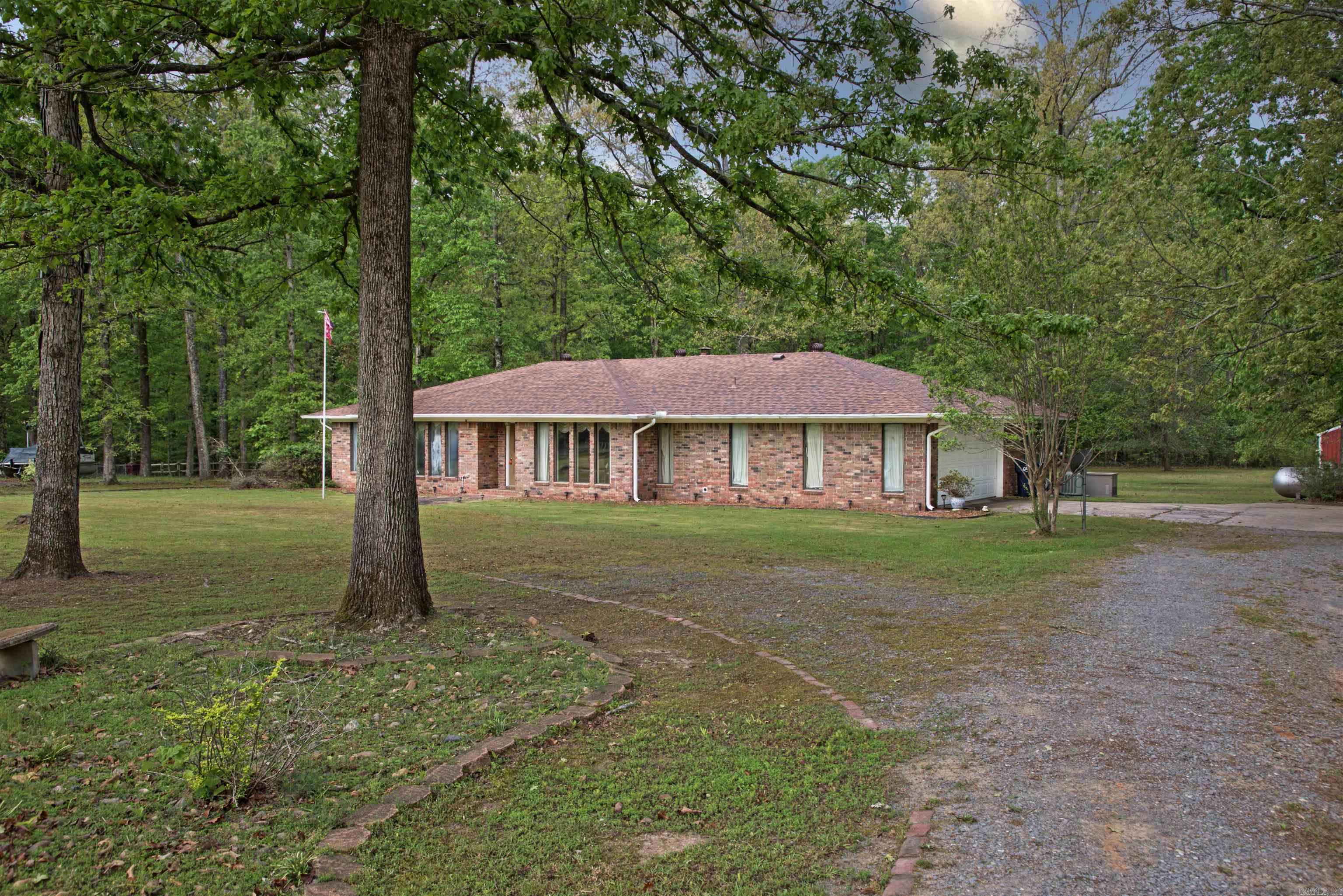 COUNTRY VILLAGE ESTATES - Residential