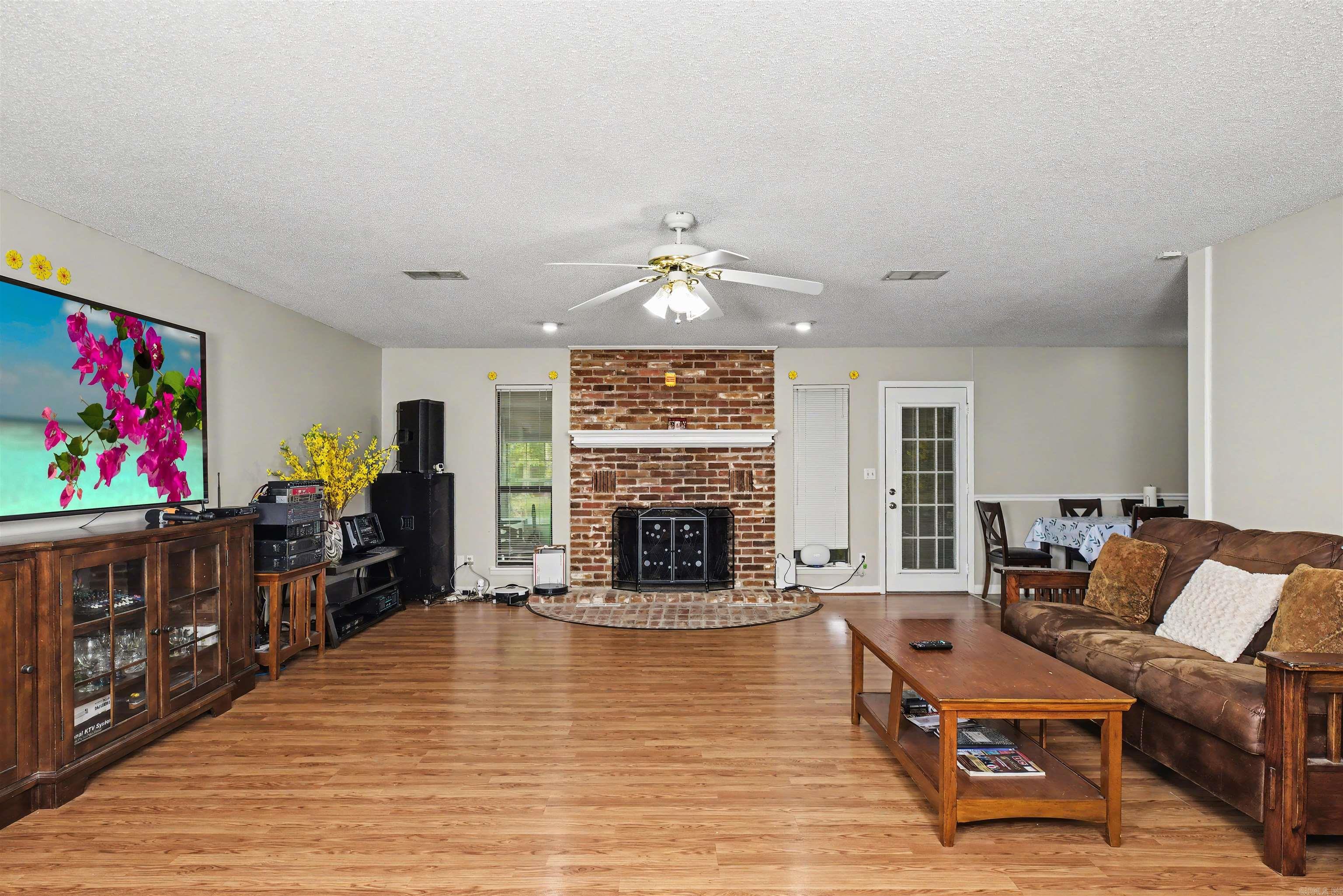 COUNTRY VILLAGE ESTATES - Residential