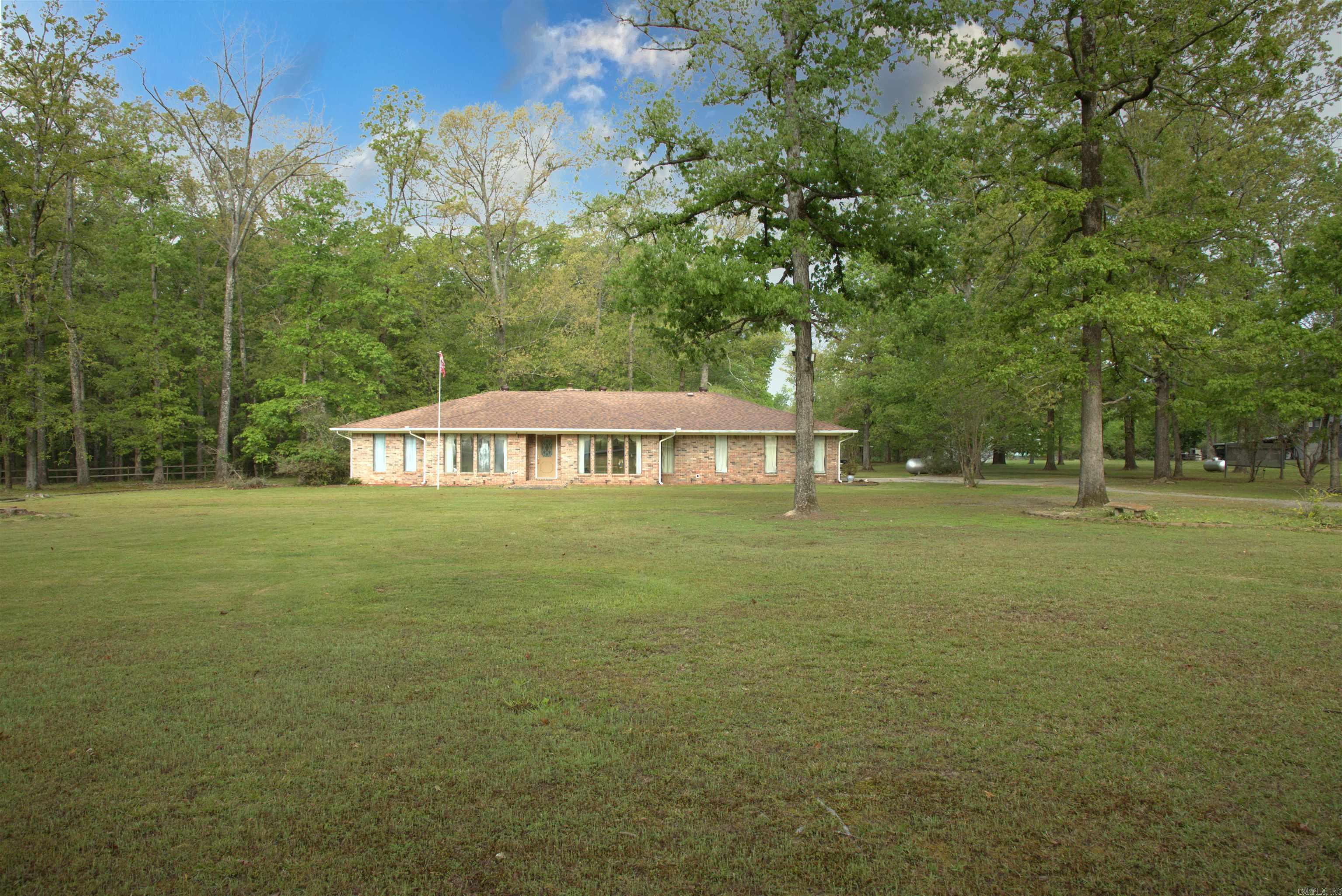 COUNTRY VILLAGE ESTATES - Residential