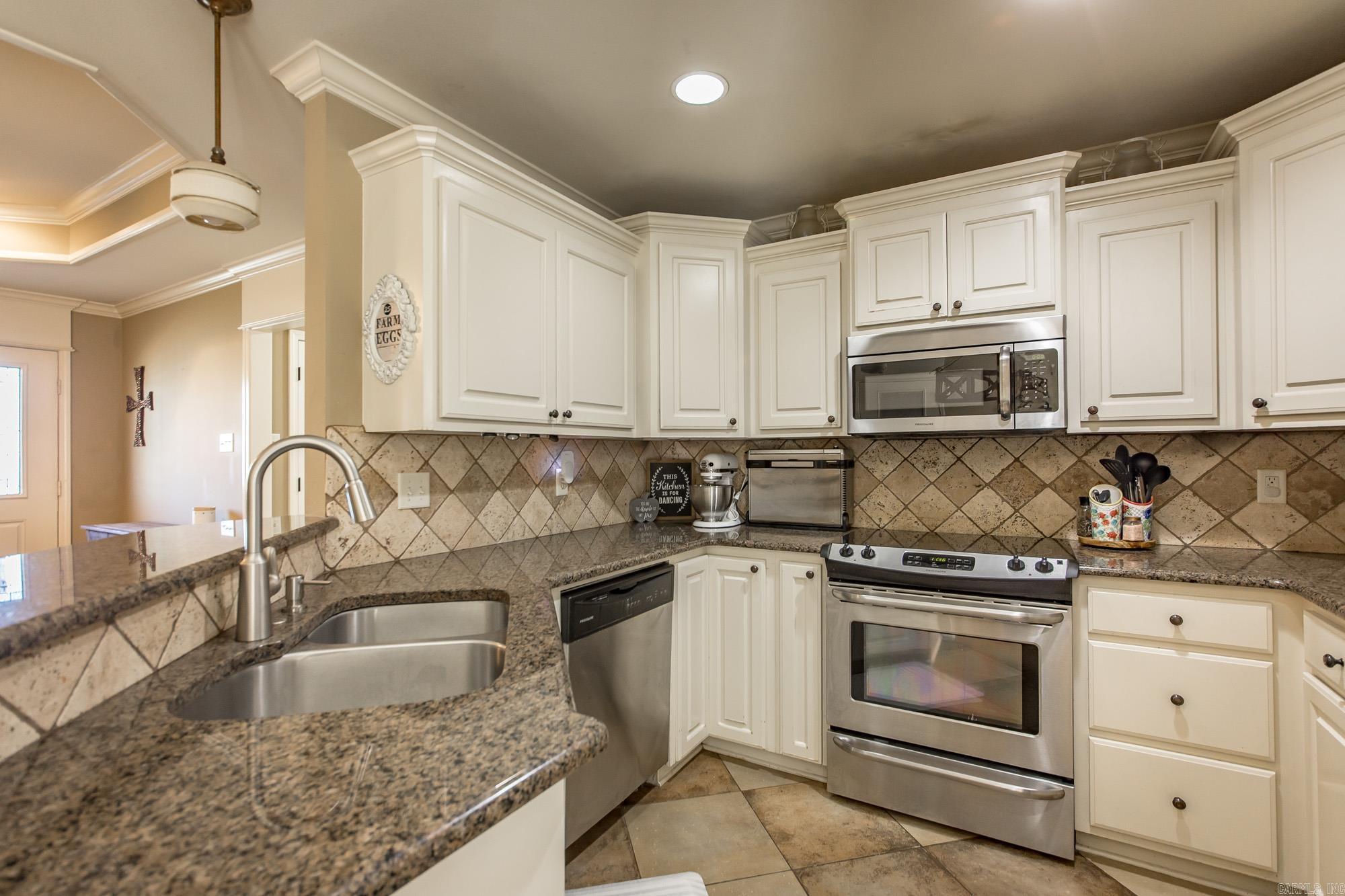 TWIN LAKES PLANNED - Residential