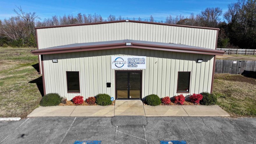 Exceptionally rare standalone 8,200 SF building on Brack Street just off Queensway & Hwy 157 in Searcy – one of the city’s busiest corridors with 26,000+ vehicles/day (ARDOT). Move-in-ready space offers ultimate flexibility: retail, office, medical, med-spa, salon, fitness, or service business. Features large storefront windows, abundant natural light, open floor plan, private offices, restrooms, and rear delivery access. Highlights: • 8,200 SF total (fully contiguous & conditioned) • 1,200 SF showroom/office with oversized display windows • 7,000 SF heated/cooled warehouse with high ceilings & roll-up door • Prominent signage & excellent visibility • Ample on-site parking + cul-de-sac turnaround • Only 0.8 miles from Harding University (4,500+ students/staff) • 1 mile from Unity Health Medical Center & Beebe-Capps Expwy • Surrounded by Walmart, Chick-fil-A, Aldi, Lowe’s, Tractor Supply, etc. Located in the heart of Searcy’s fastest-growing retail corridor with explosive population & business growth. High-visibility spaces like this are nearly extinct. Competitive leasing rates in Searcy’s premier commercial epicenter – one of the last remaining opportunities!