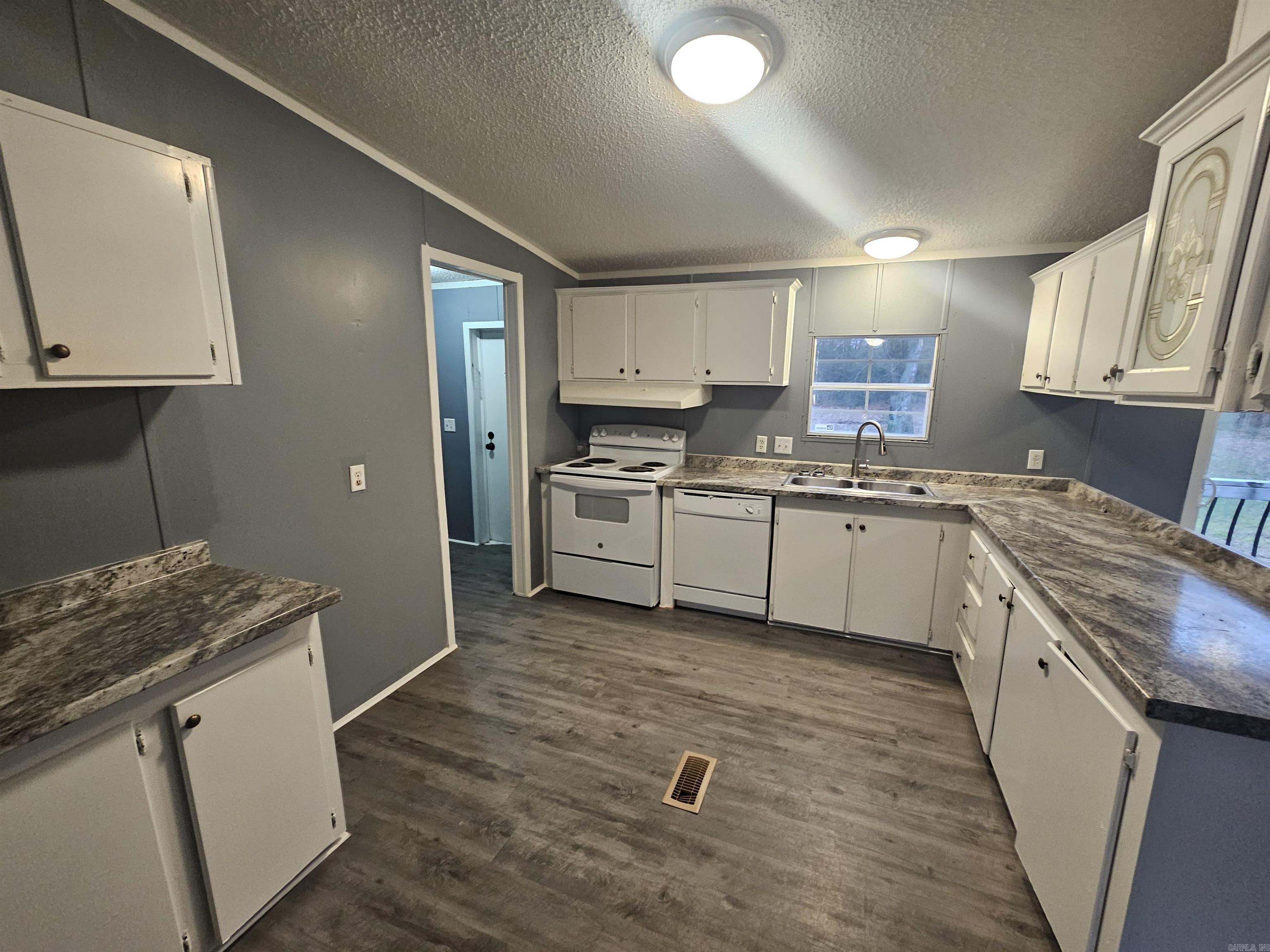 Bayou Meto Place - Residential Lease