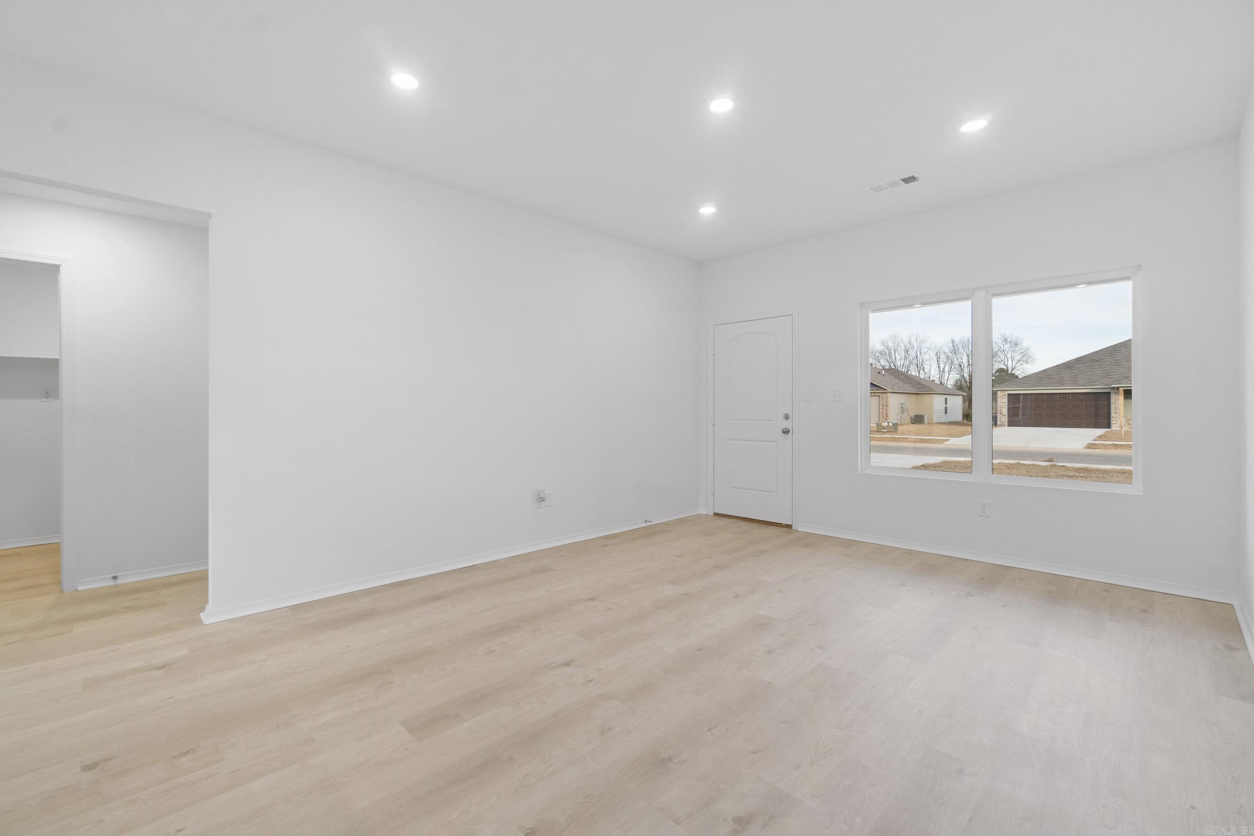 HILL FARM - Residential