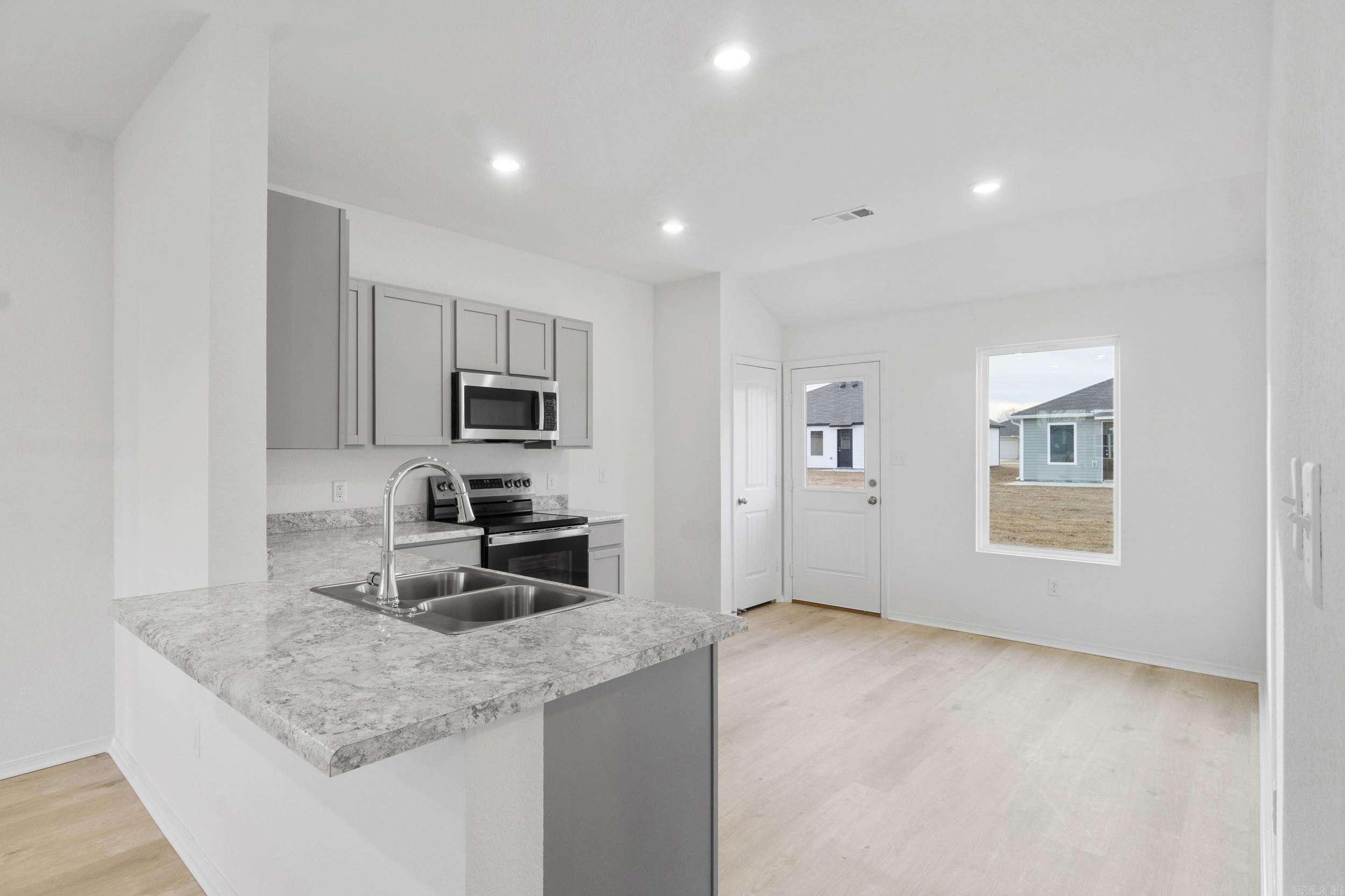 HILL FARM - Residential