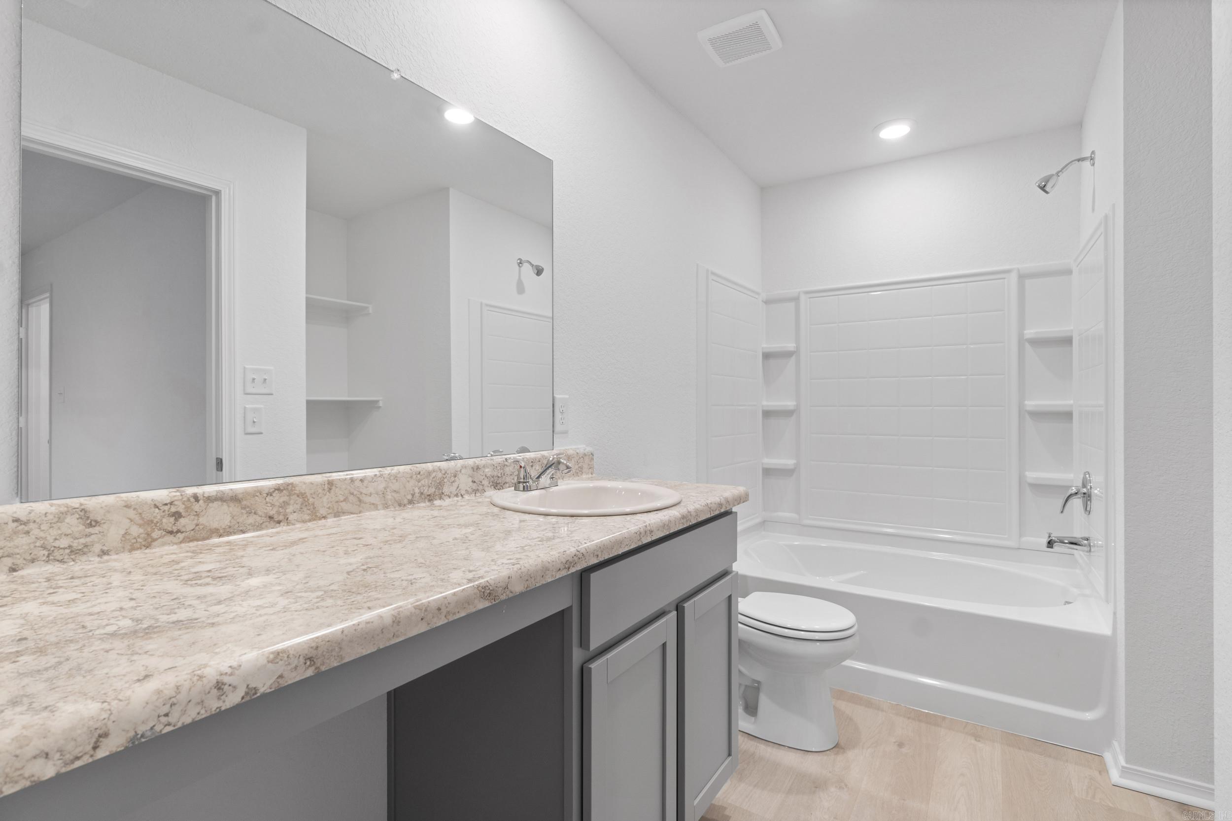 HILL FARM - Residential