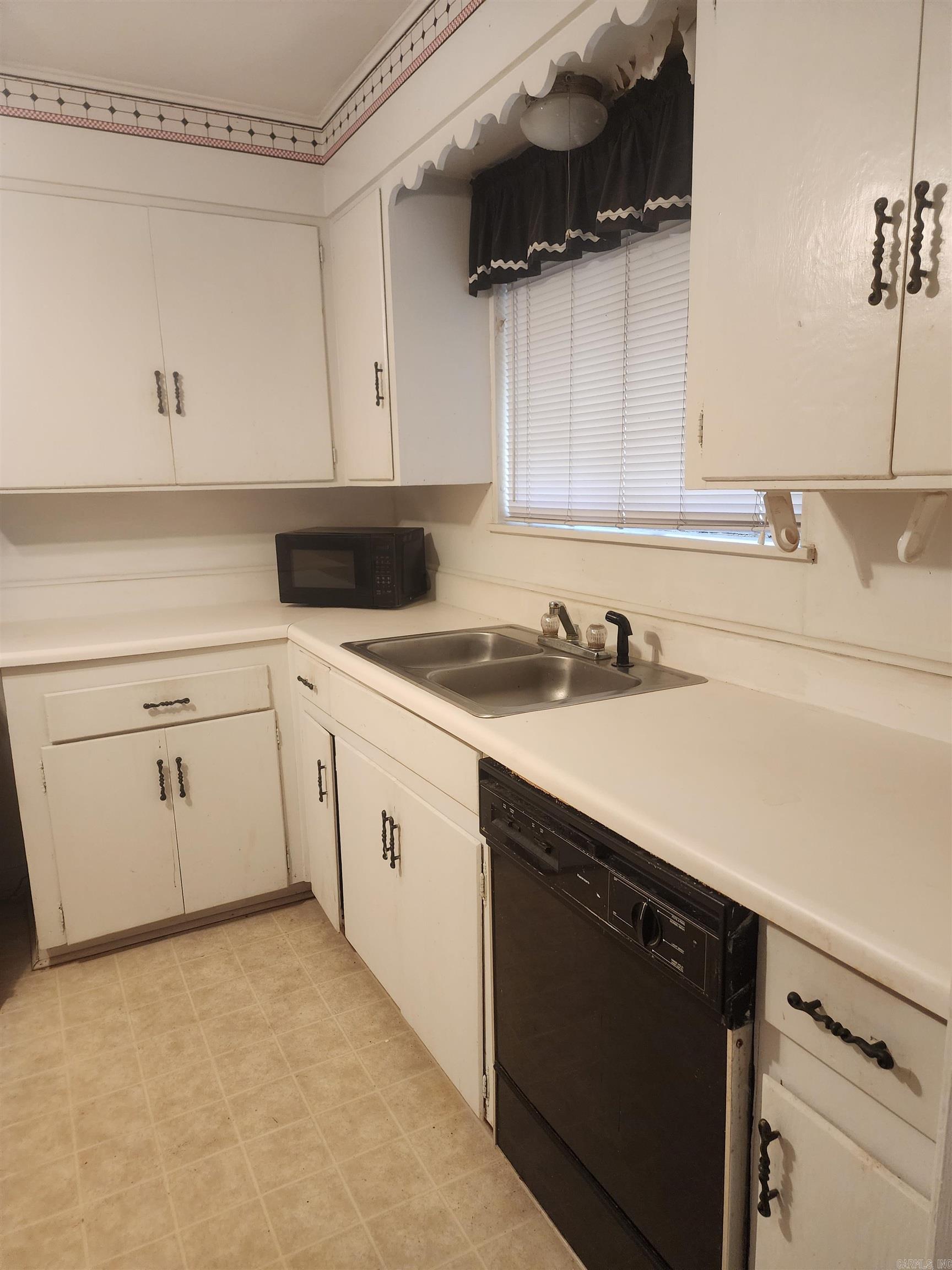 SHADY BROOK - Residential