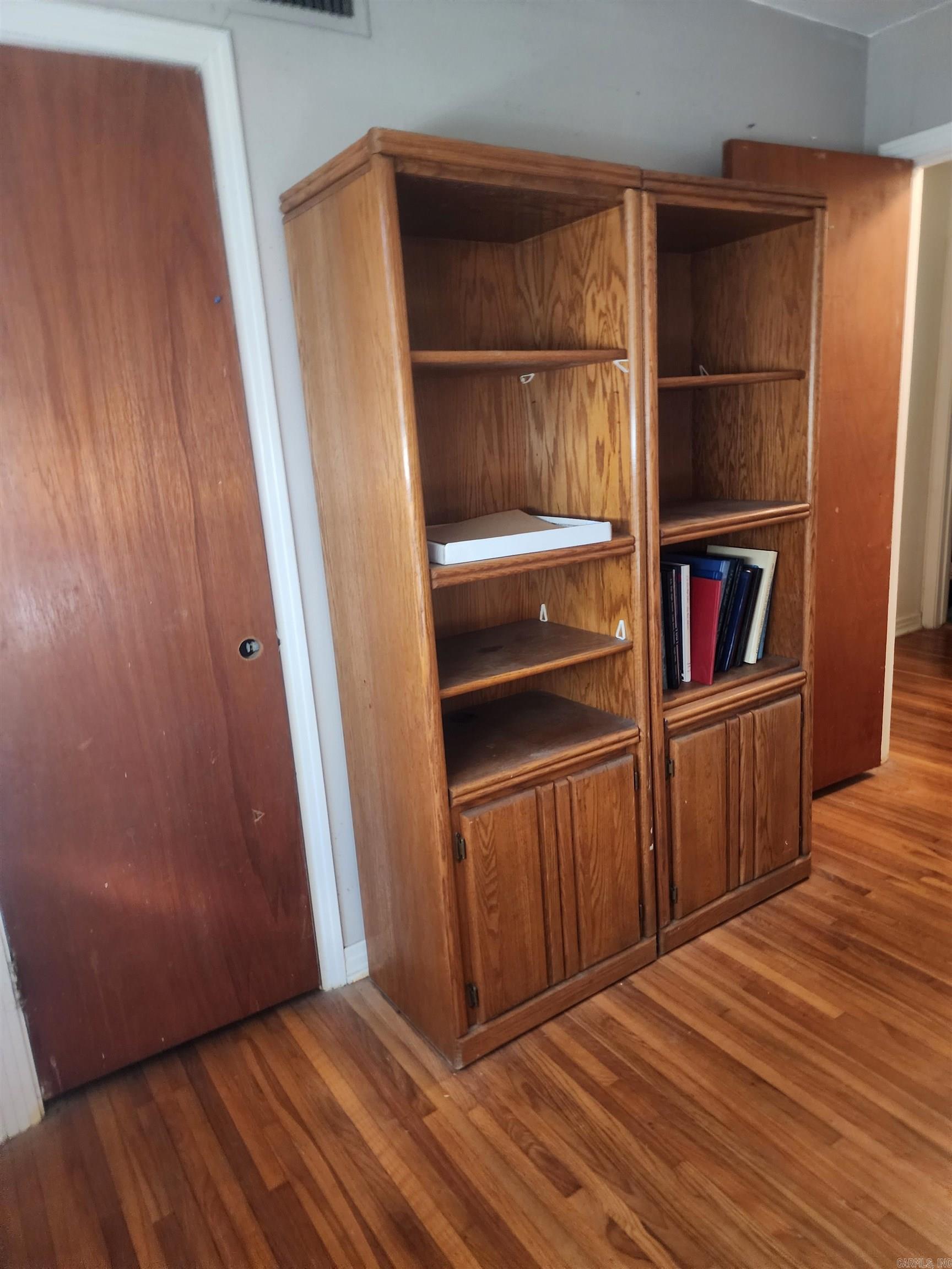 SHADY BROOK - Residential