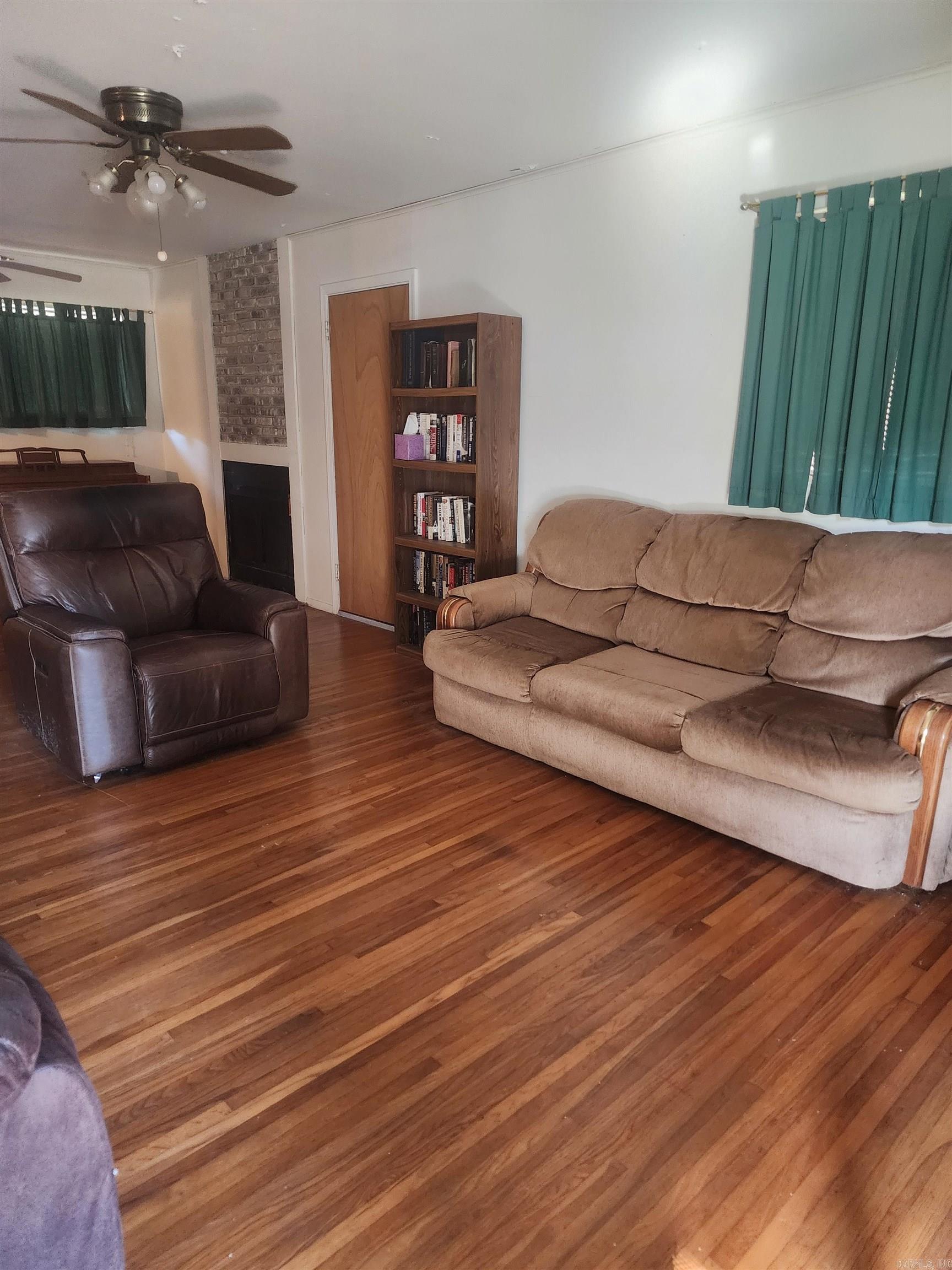 SHADY BROOK - Residential