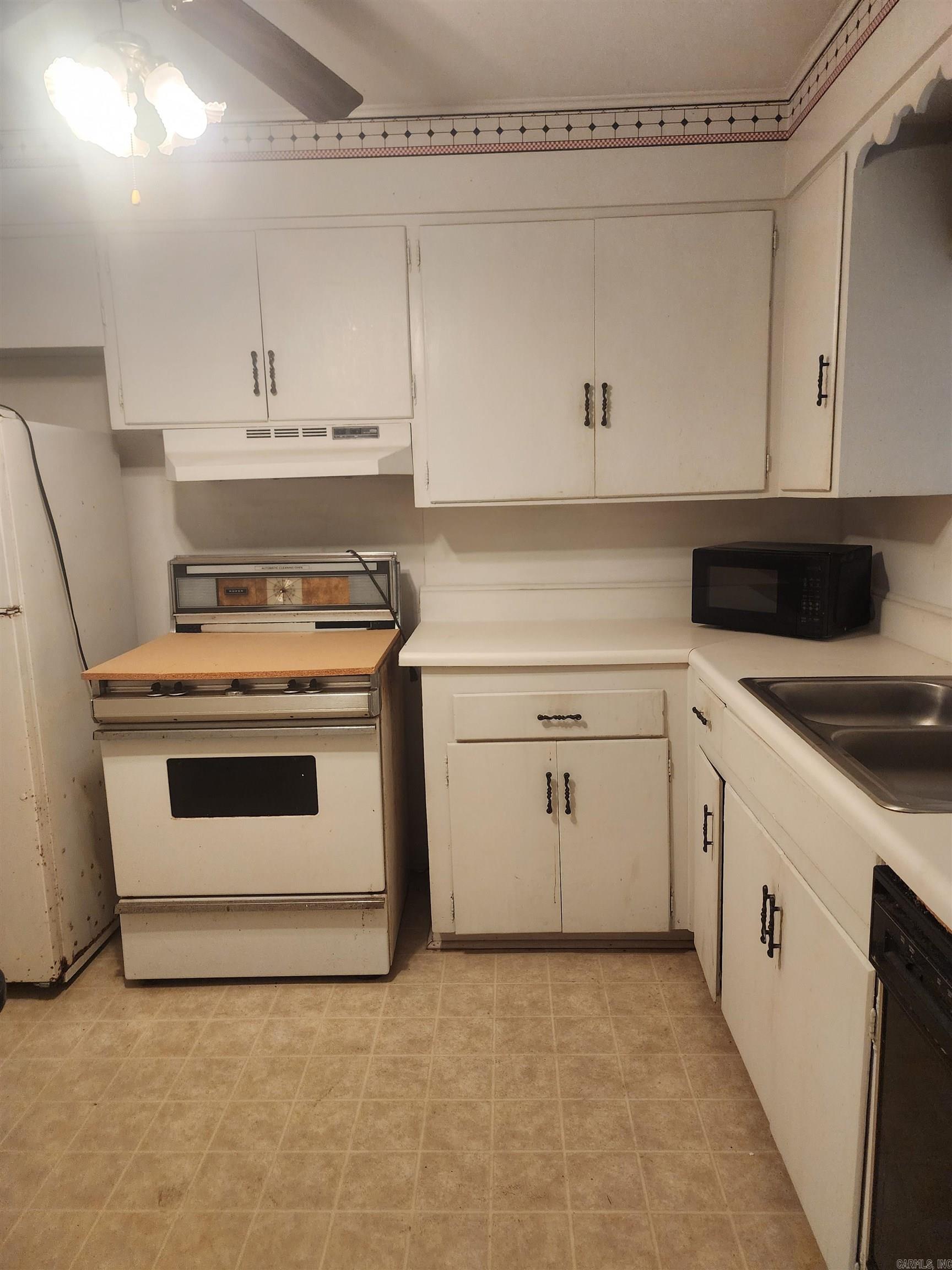 SHADY BROOK - Residential