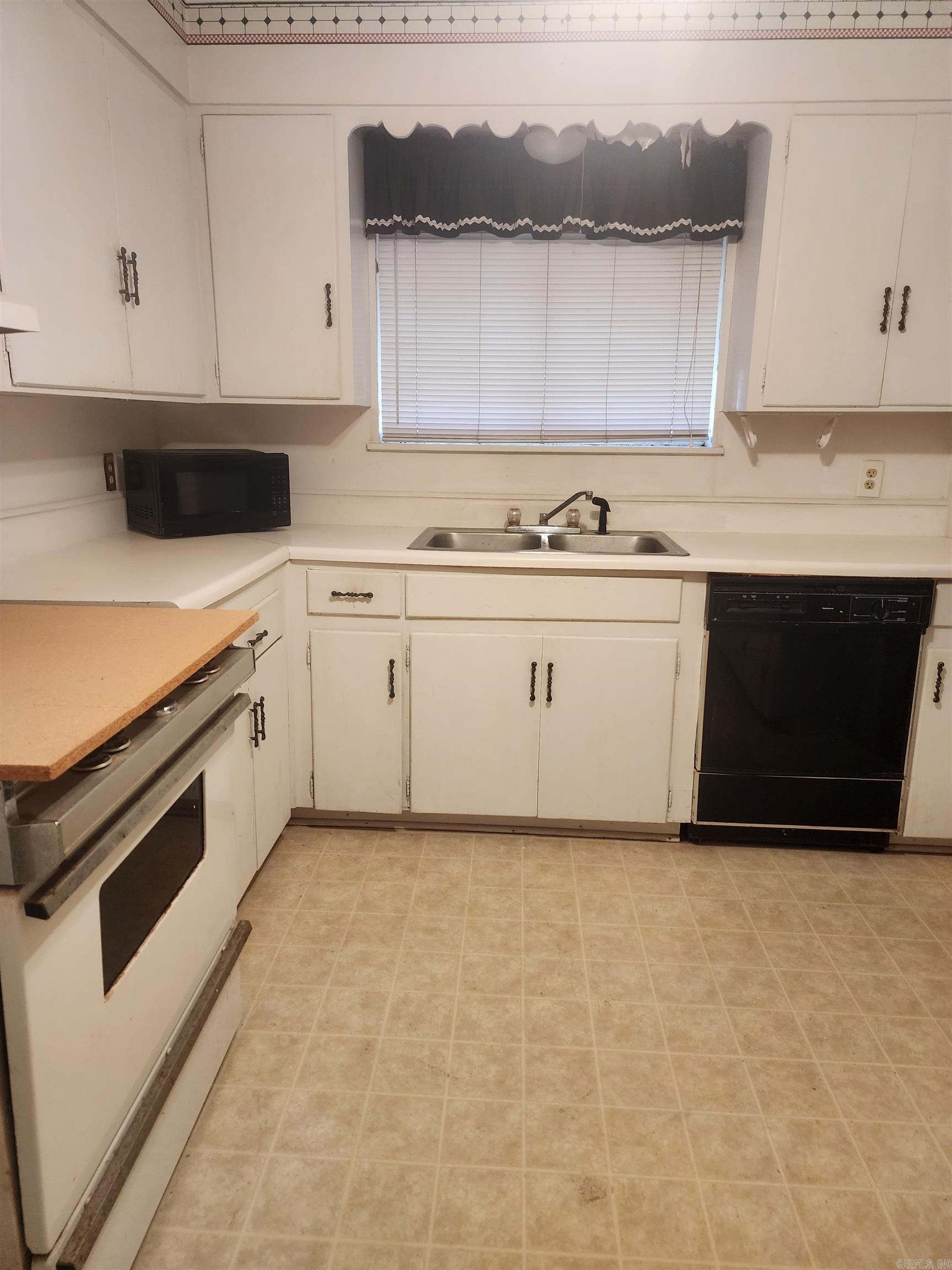 SHADY BROOK - Residential