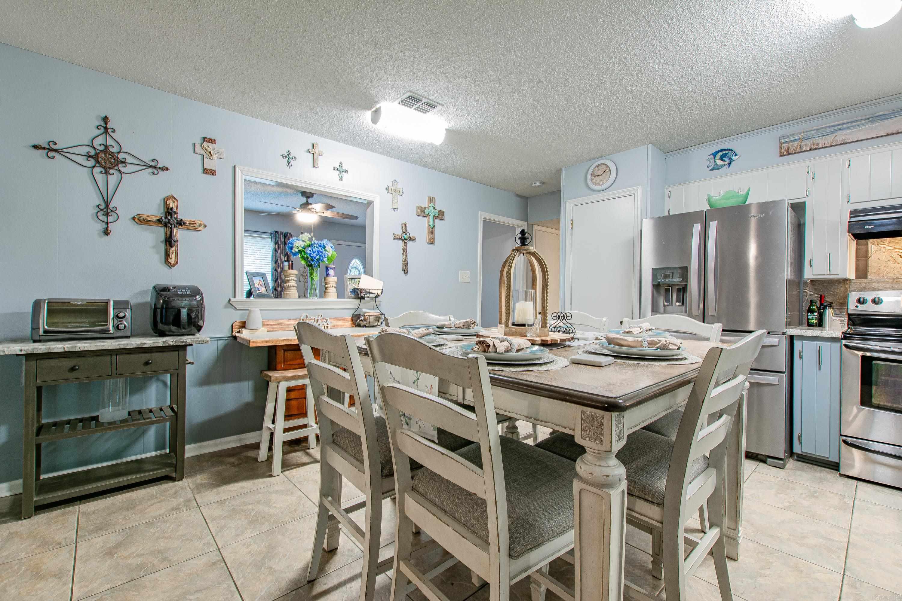 LAKE KRISLOR - Residential