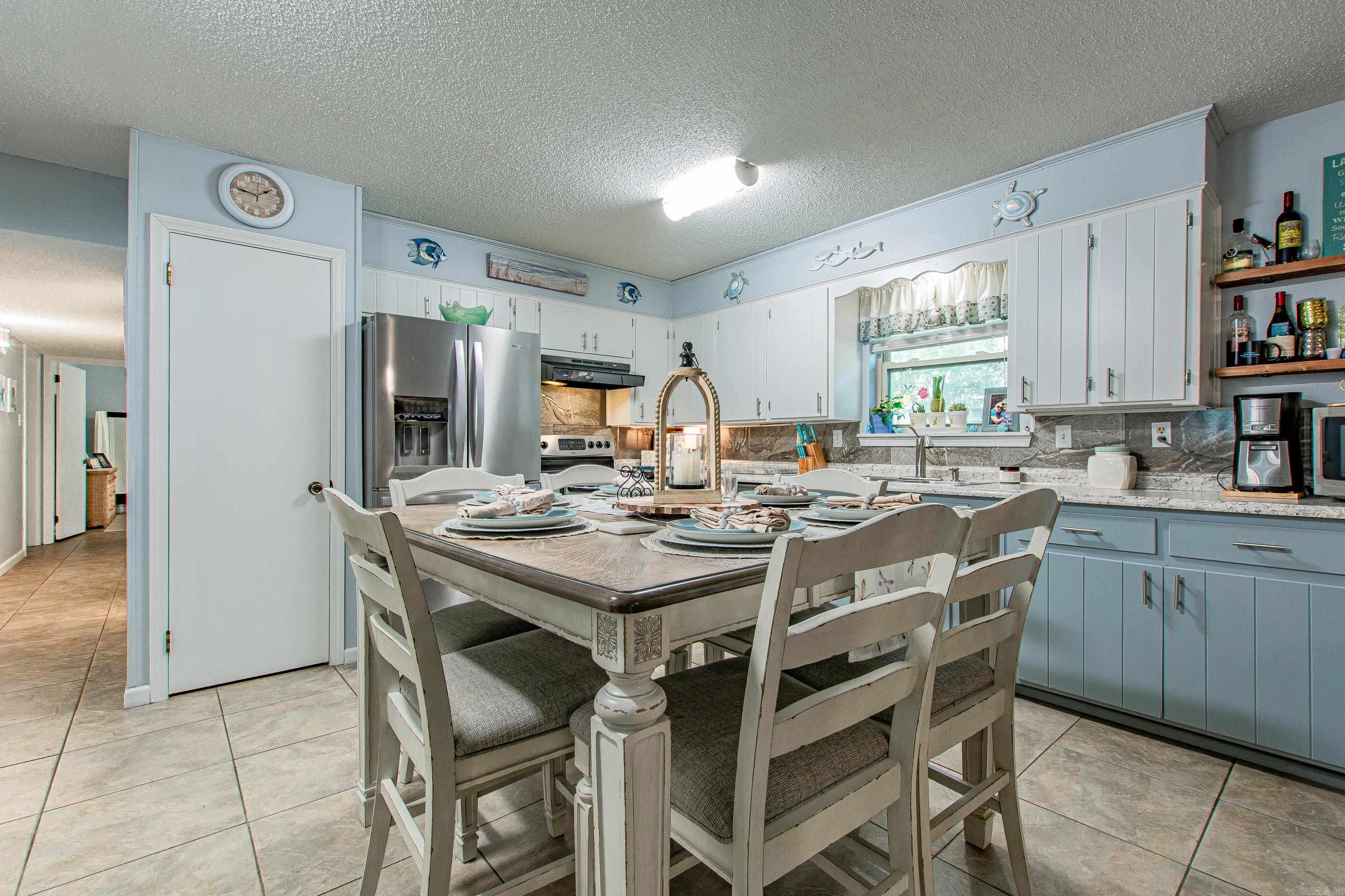 LAKE KRISLOR - Residential