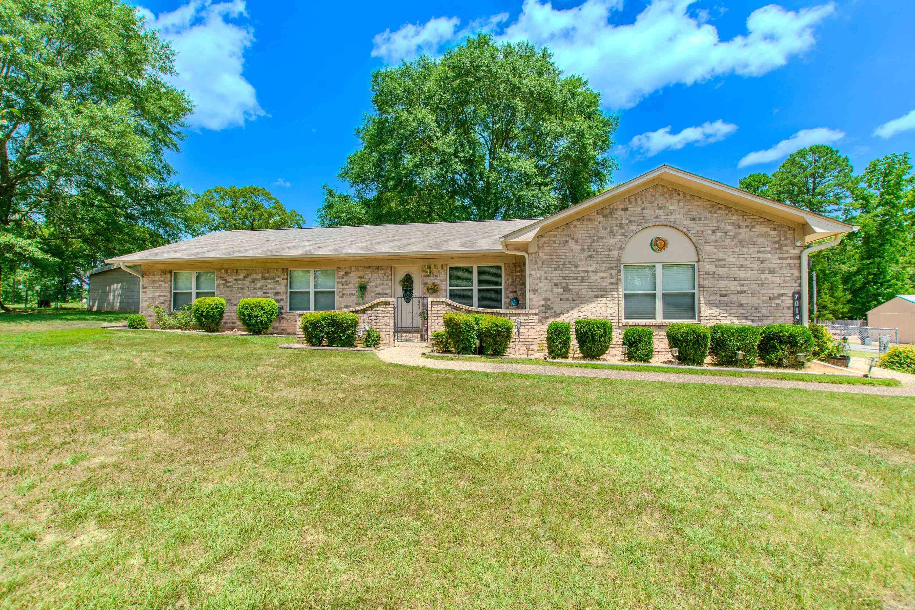 LAKE KRISLOR - Residential