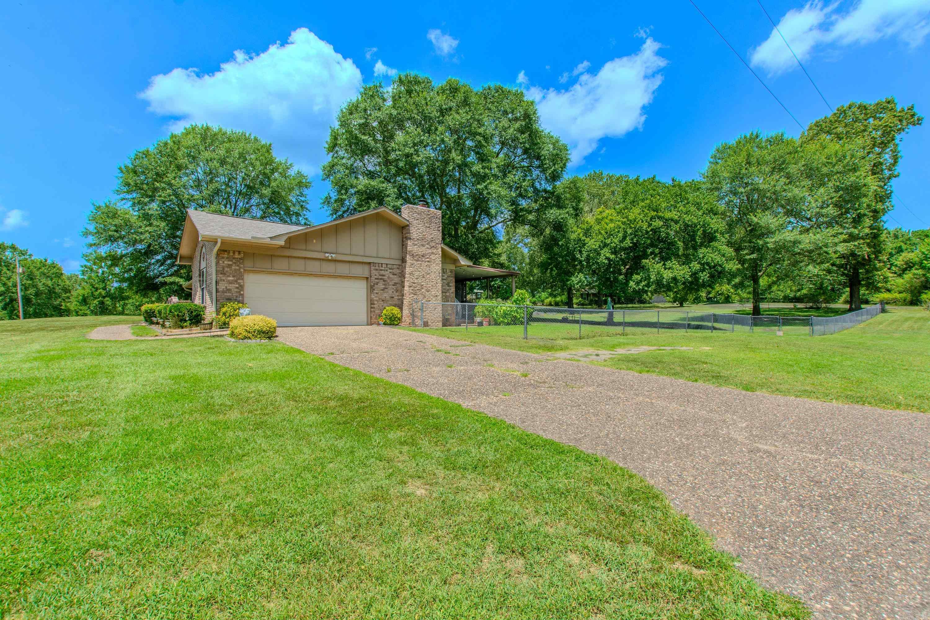 LAKE KRISLOR - Residential