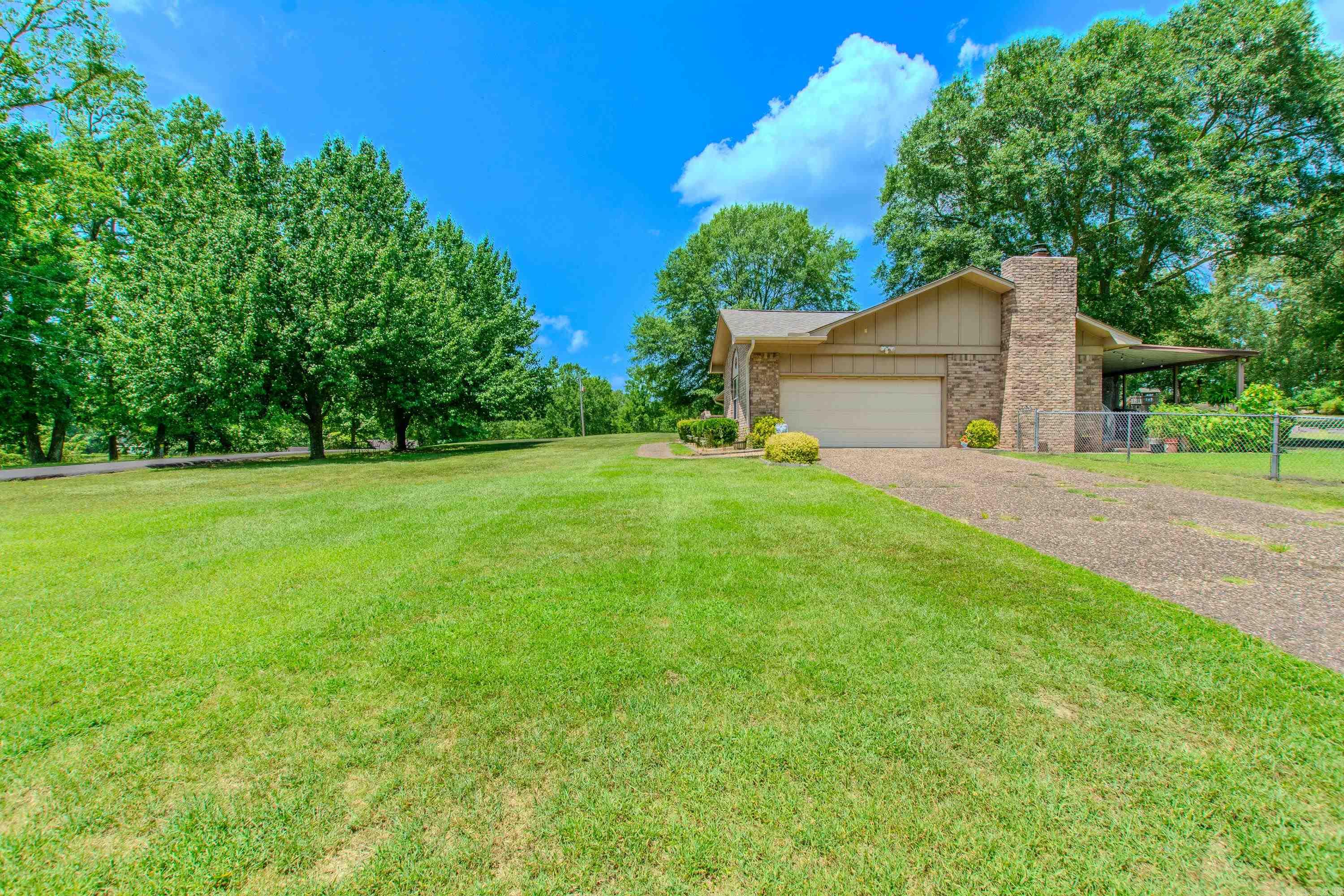 LAKE KRISLOR - Residential