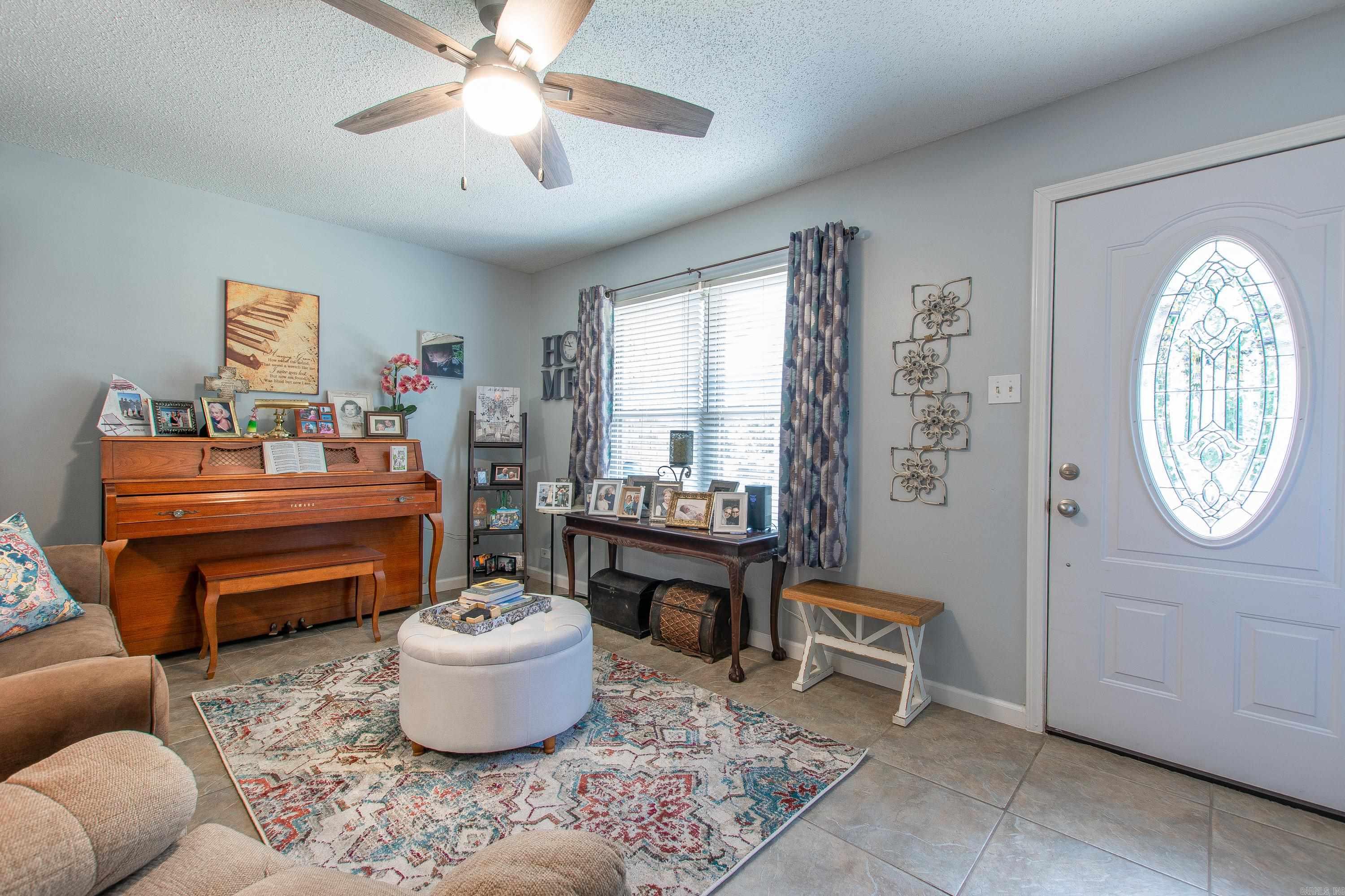 LAKE KRISLOR - Residential