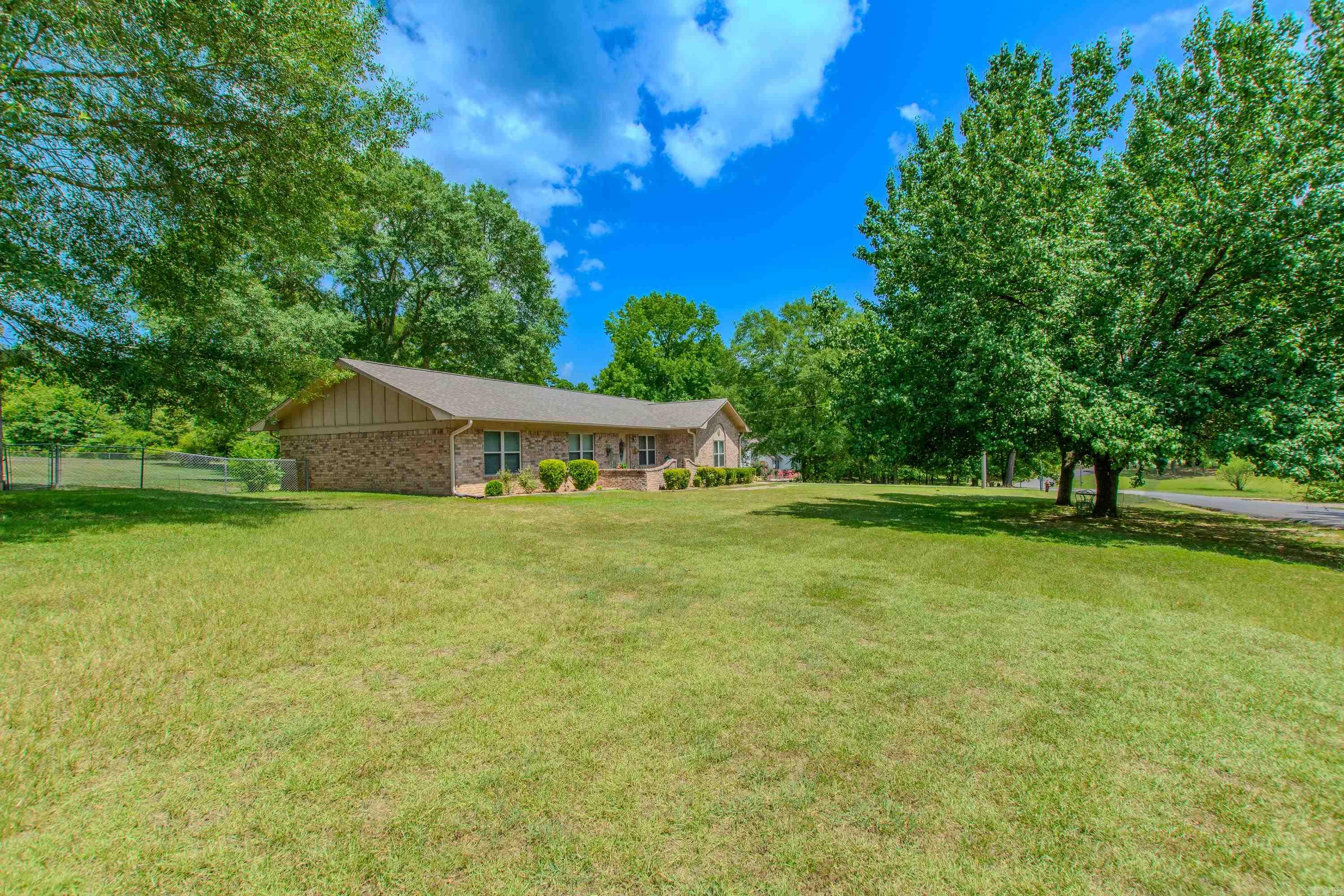 LAKE KRISLOR - Residential