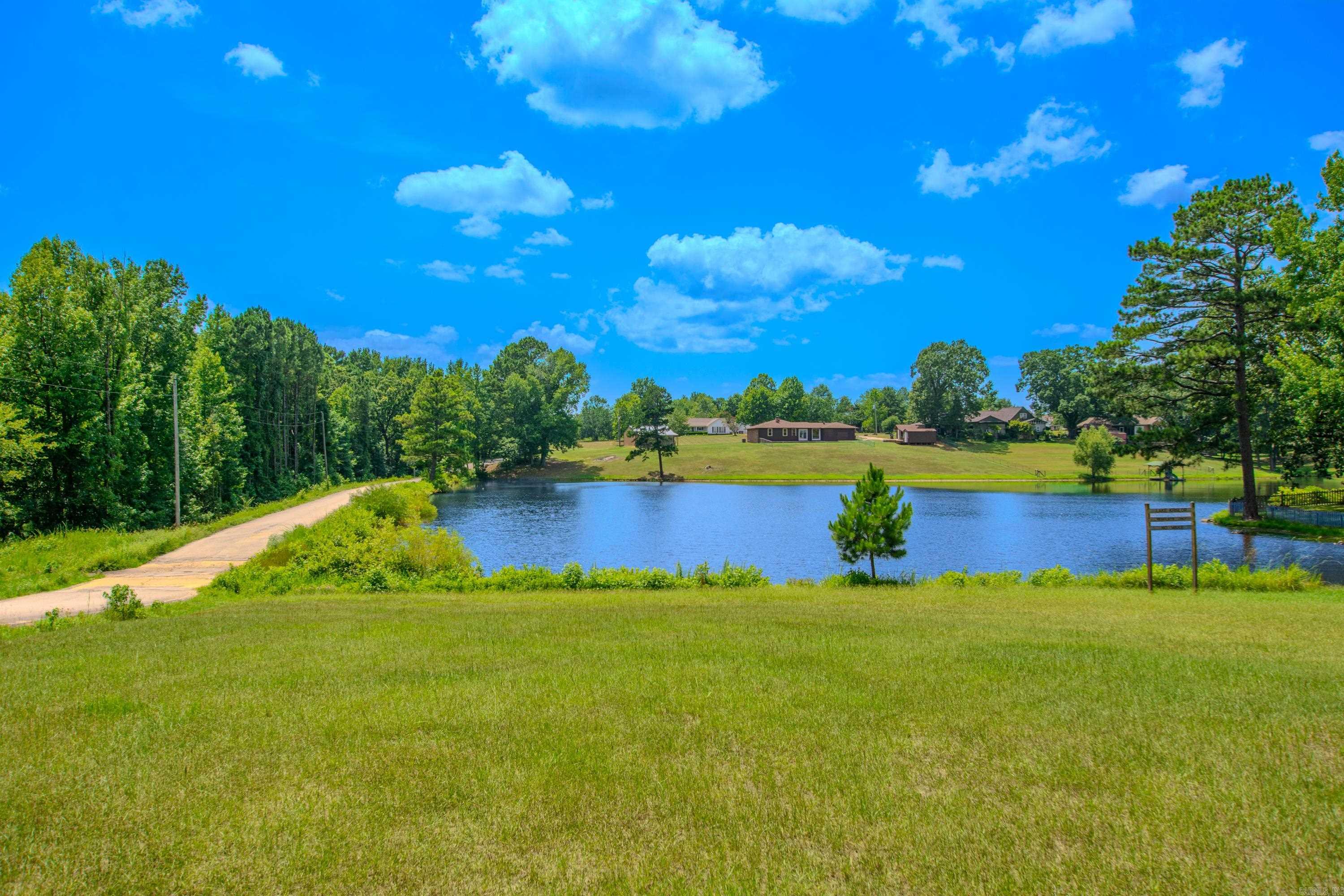 LAKE KRISLOR - Residential