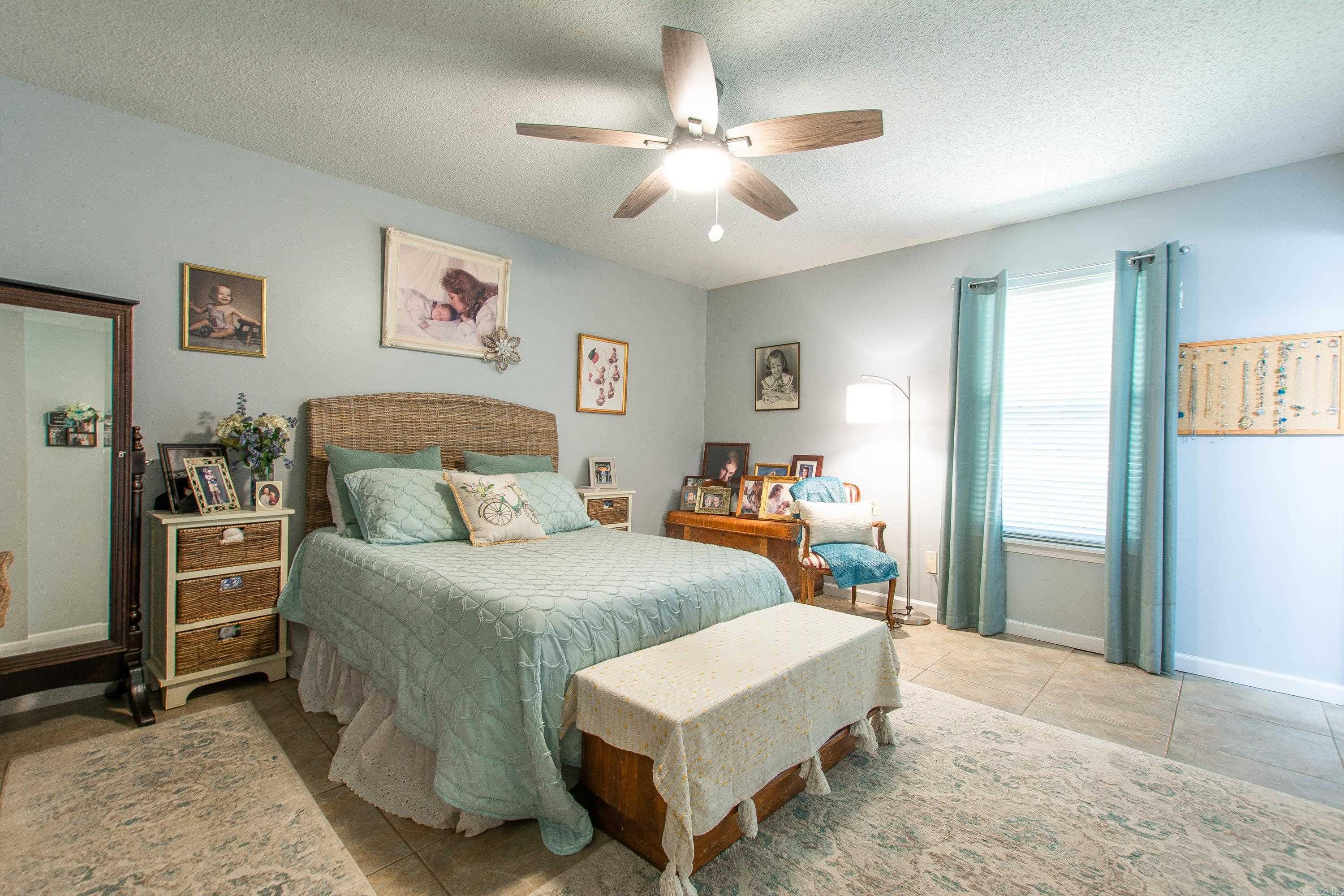 LAKE KRISLOR - Residential