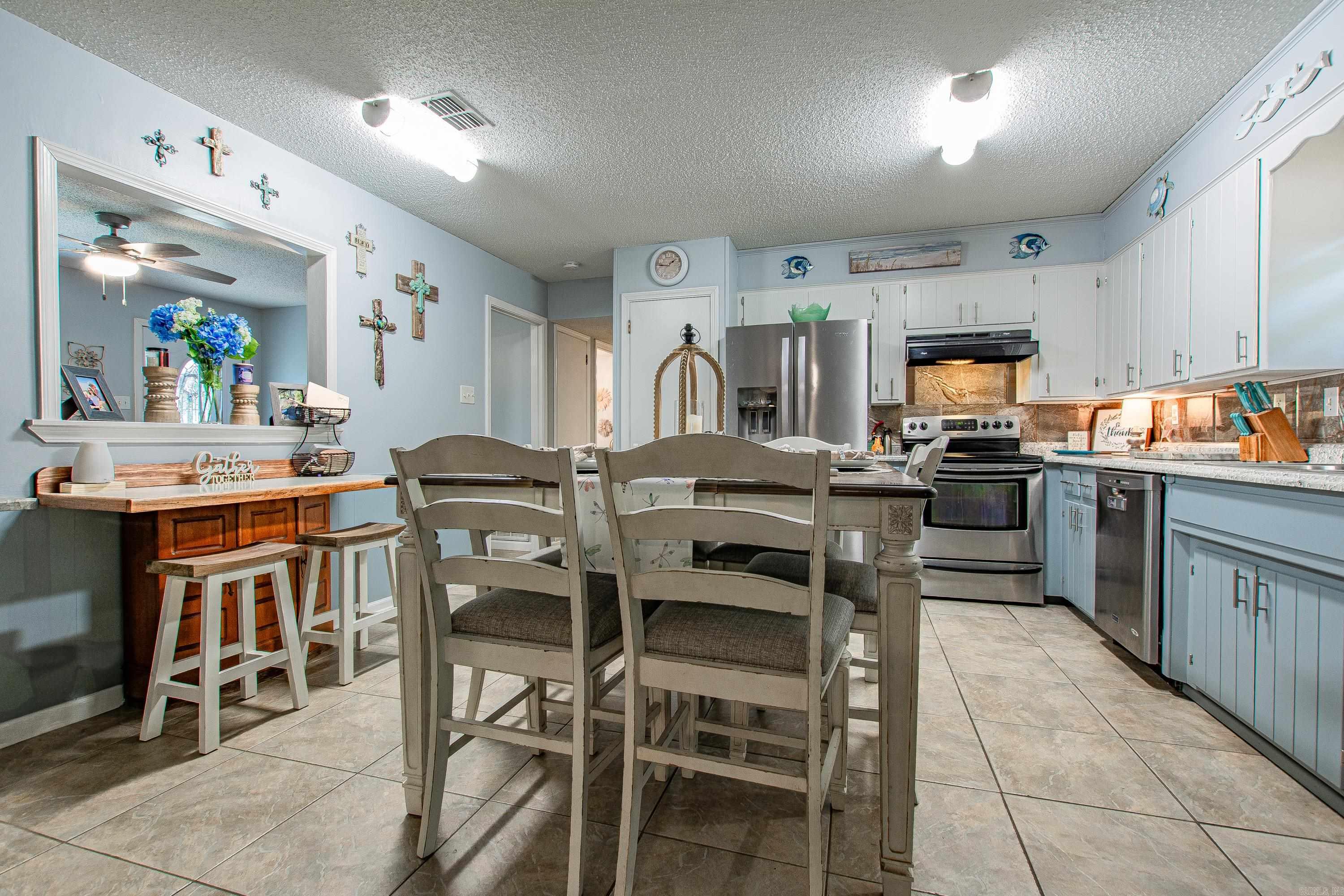 LAKE KRISLOR - Residential