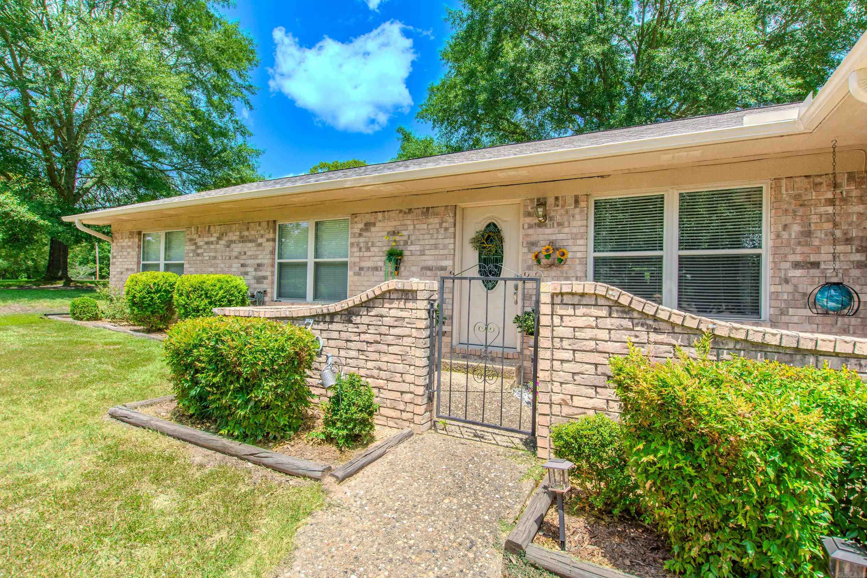 LAKE KRISLOR - Residential