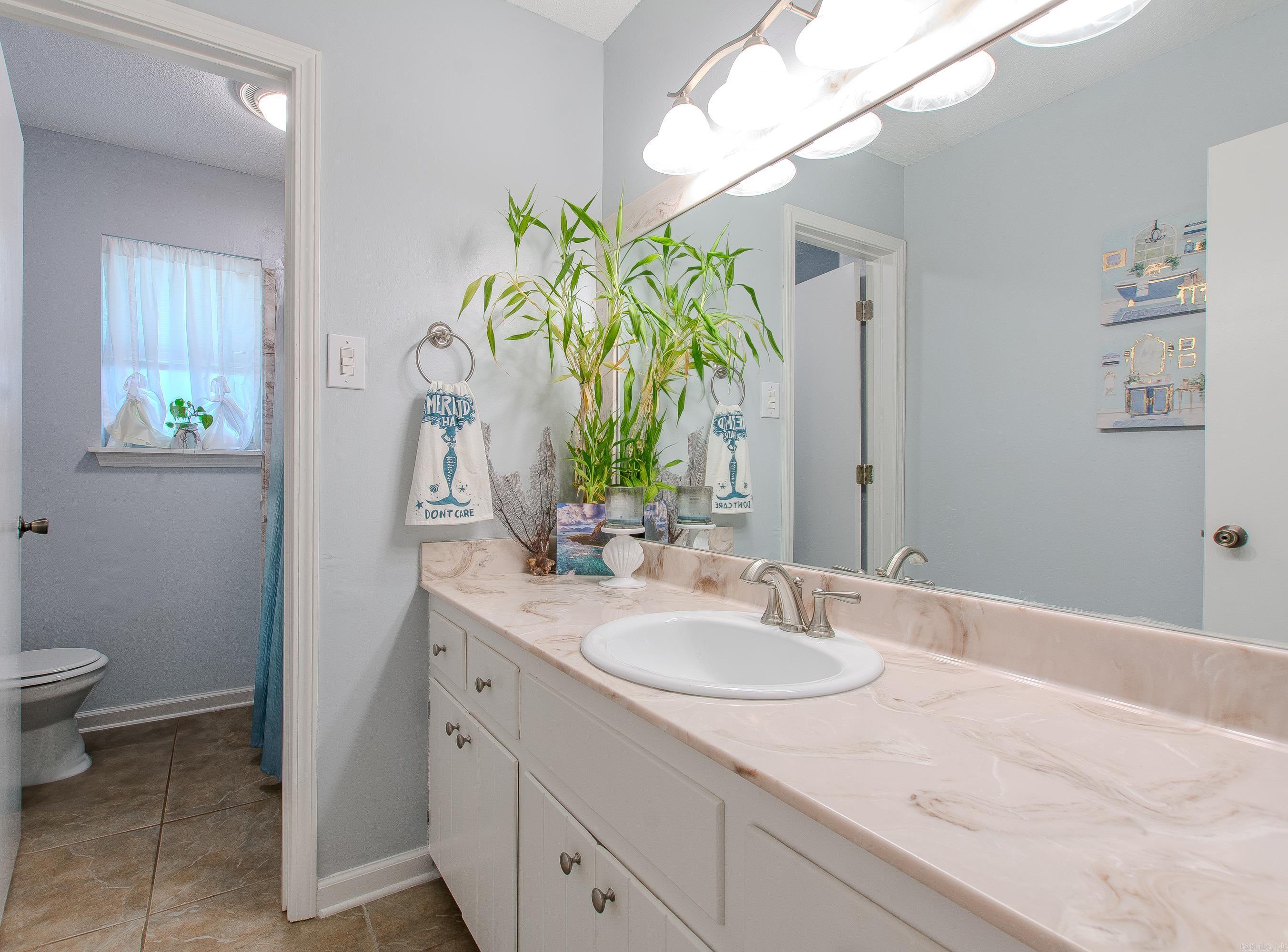 LAKE KRISLOR - Residential