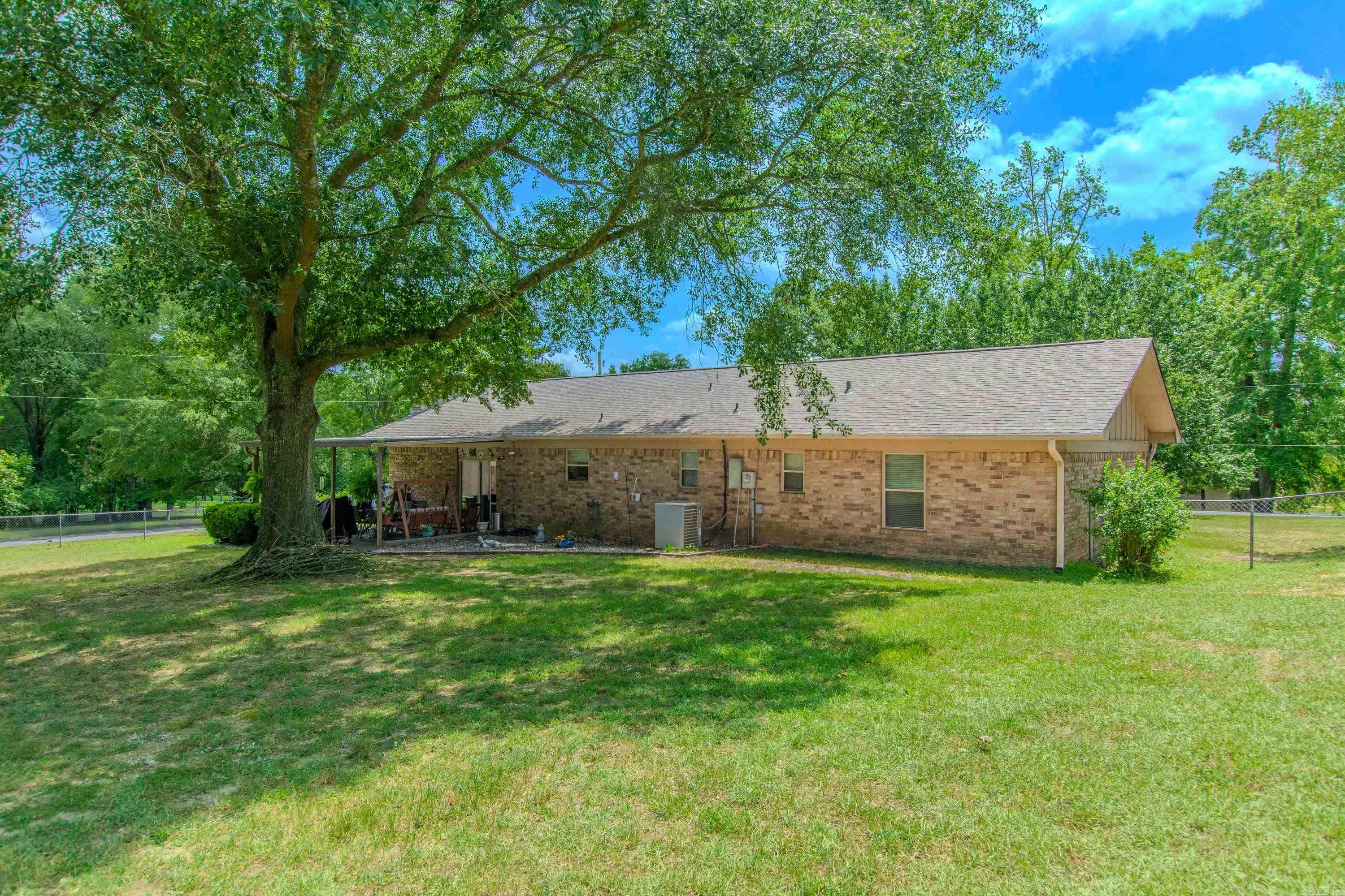 LAKE KRISLOR - Residential