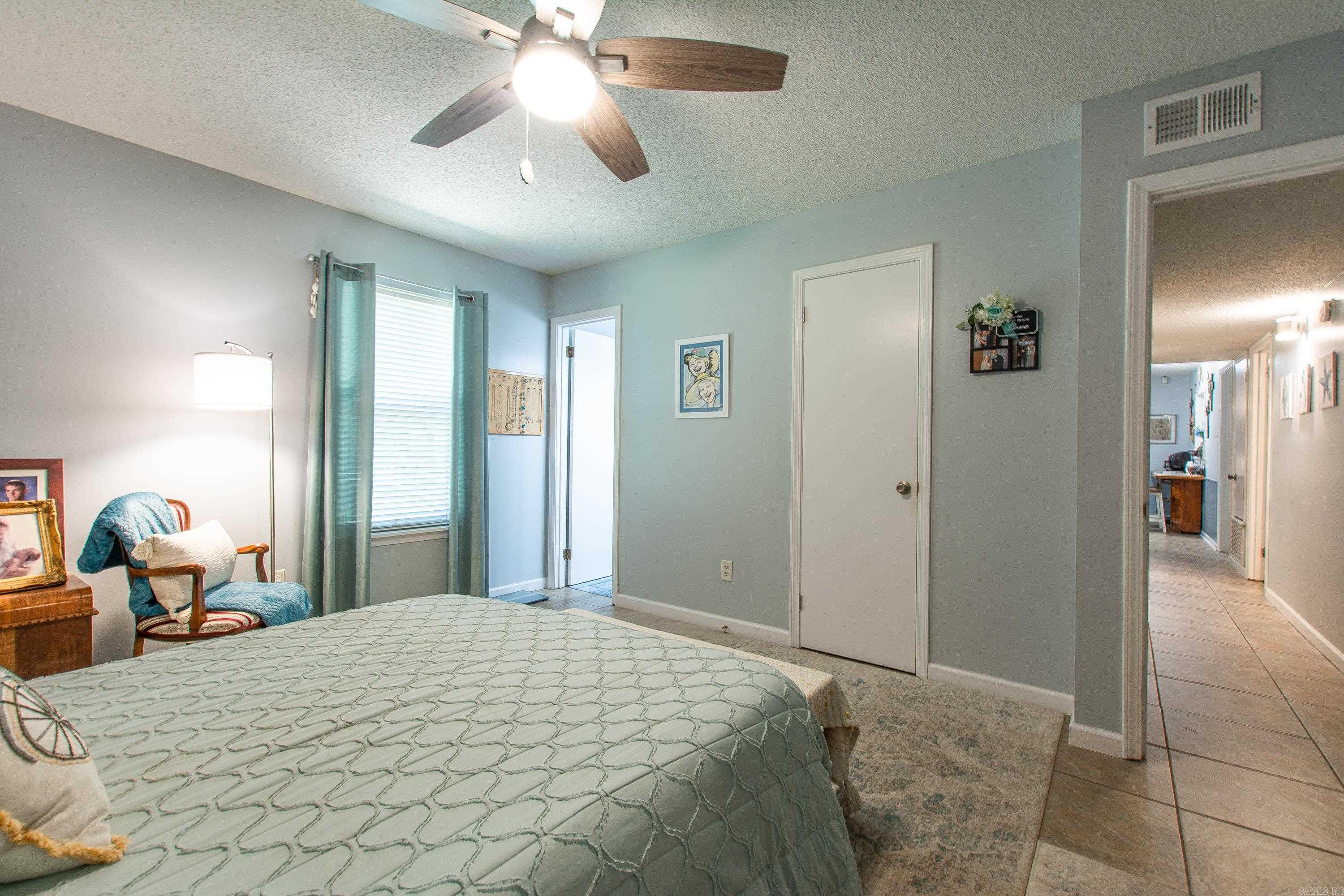 LAKE KRISLOR - Residential