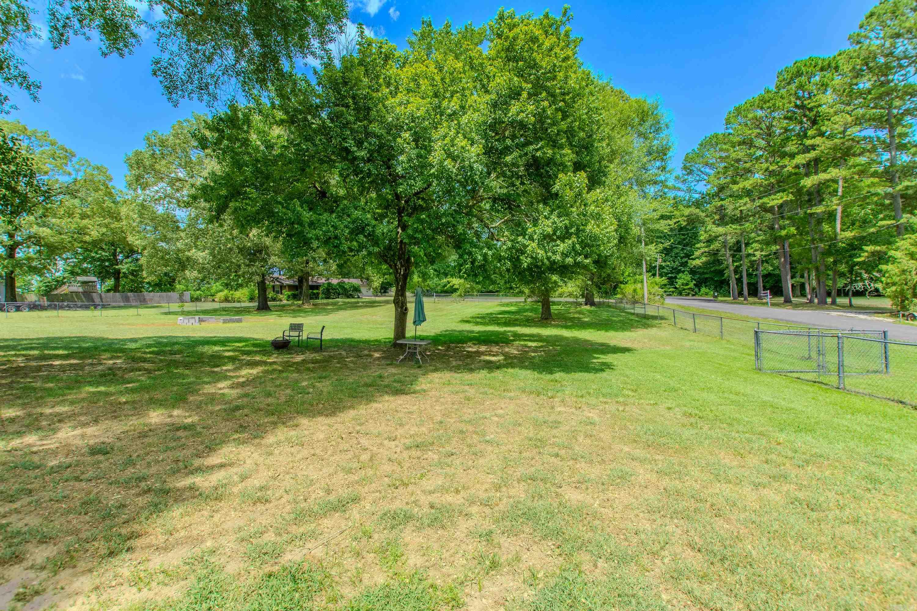 LAKE KRISLOR - Residential