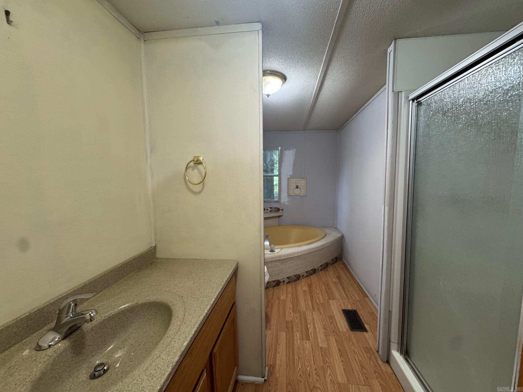 HORSE SHOE ESTATES - Residential