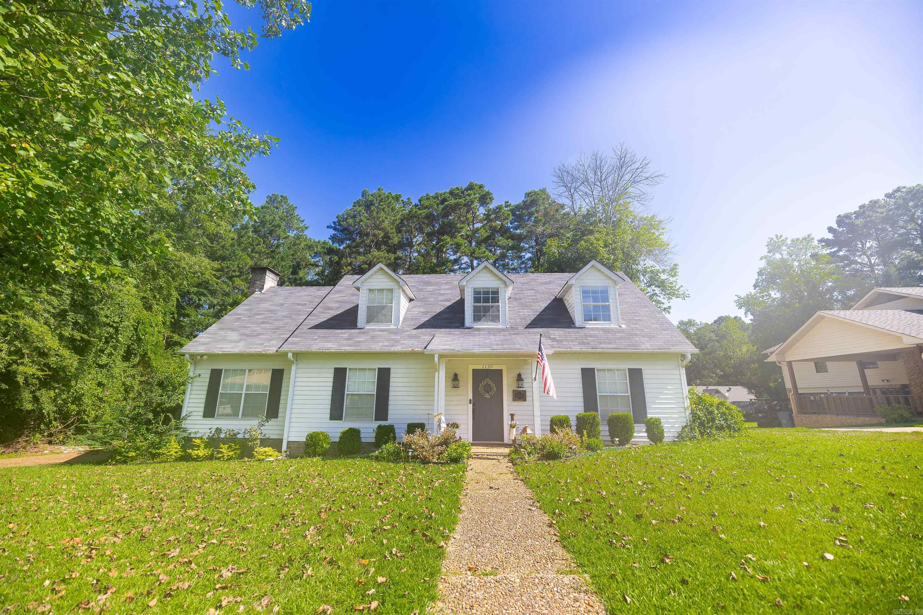 ?? 1130 Woodside Drive | Camden, AR Charming Colonial-style home offering 2,118 sq ft of character and comfort in an established neighborhood. This two-story beauty features 3 beds, 2 baths, new downstairs flooring (2020), updated vanities/toilets (2021/2023), and a cozy wood-burning fireplace. The kitchen includes refrigerator, stove, and 2024 dishwasher. Major system updates include: ? Roof (2018) ? Central heat & A/C (2019) ? Shop addition (2020, 24āx16ā) Outside youāll find mature trees, storage sheds, and a Ring surveillance system (audio/video) that stays. Utility providers include Entergy, Summit Utilities, Camden Water, and Cablelynx, with average monthly bills around $400 combined. Well-maintained and move-in readyāschedule your showing today!