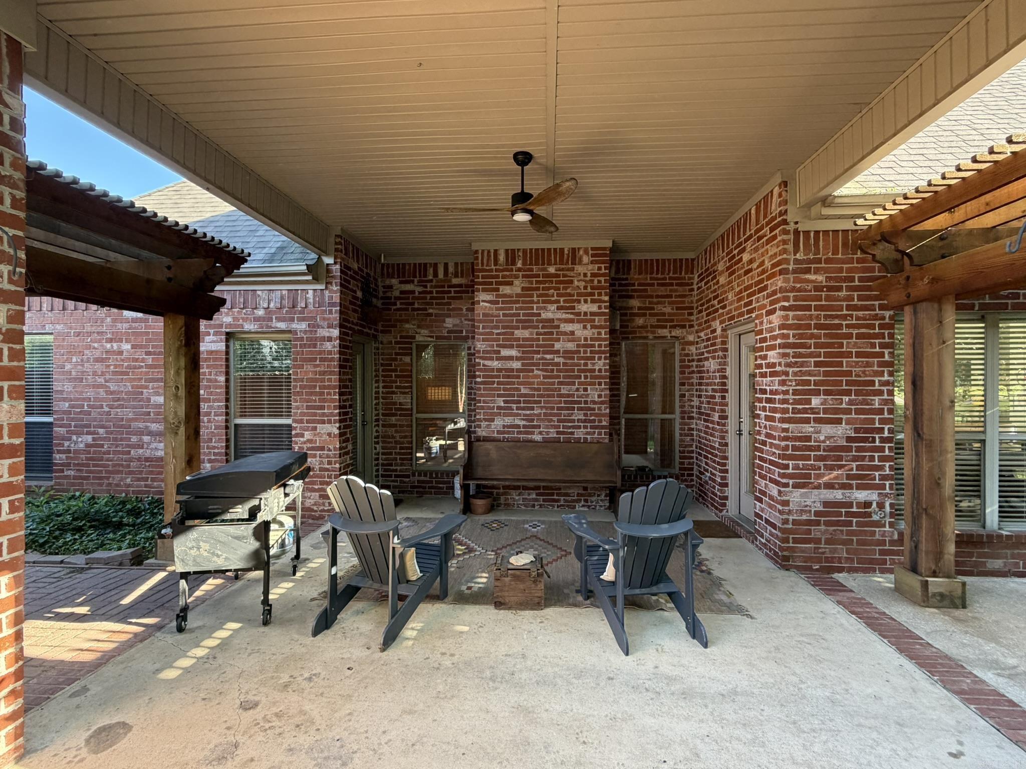 COUNTRY CLUB OF ARK THE - Residential