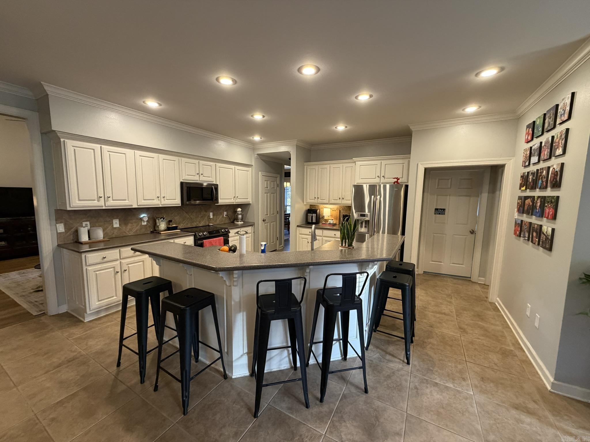 COUNTRY CLUB OF ARK THE - Residential