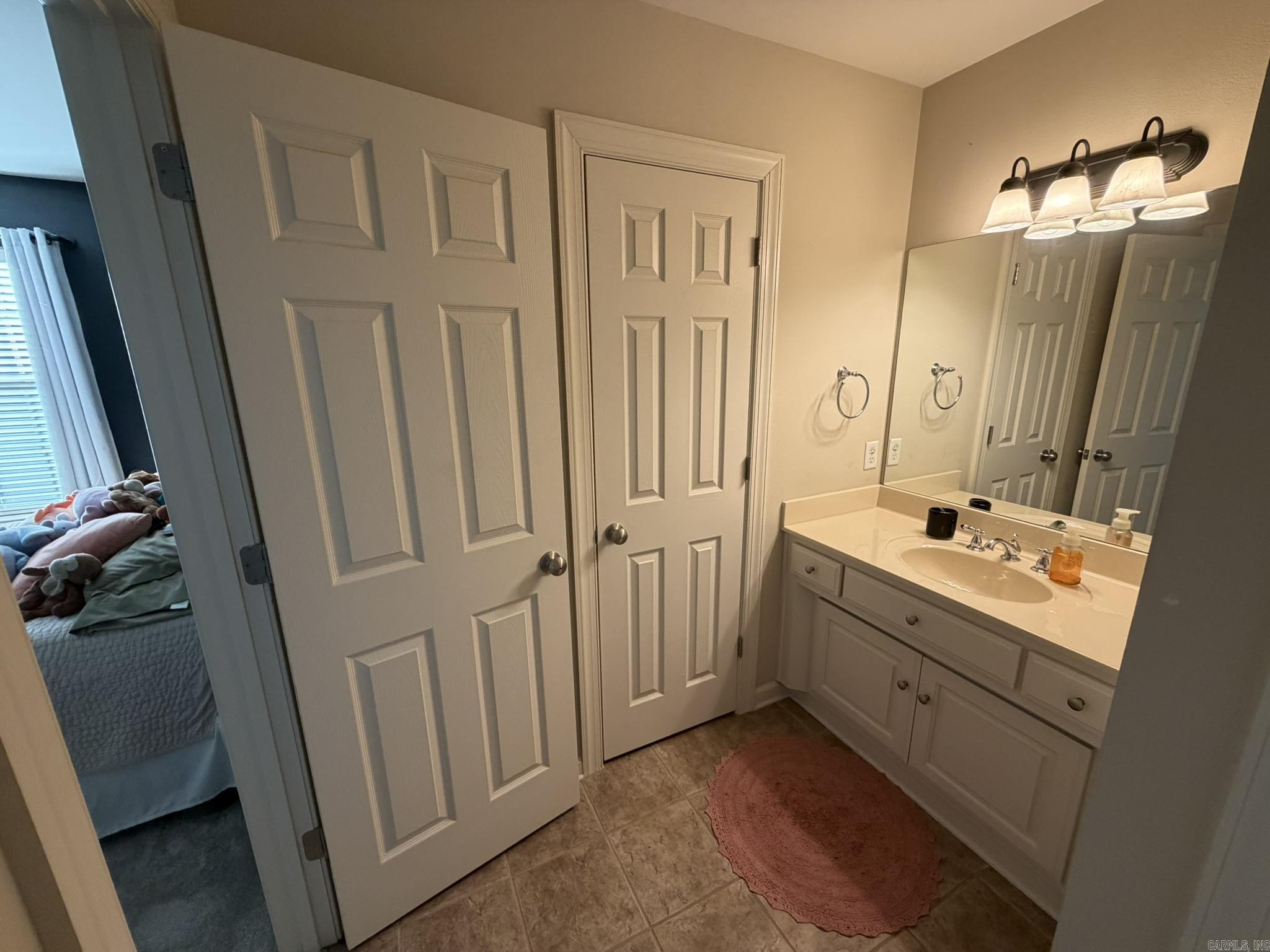 COUNTRY CLUB OF ARK THE - Residential