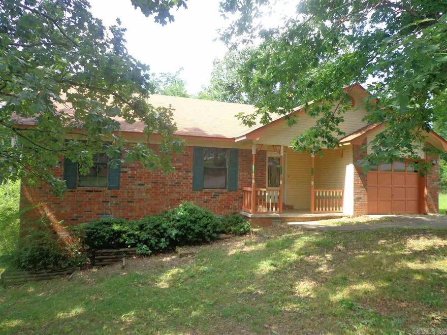Walk-in closets in every bedroom, gorgeous kitchen with stainless steel appliances.  A breakfast bar great for entertaining and amazing storage with a nice size pantry.  A beautifully vaulted ceiling in the living room, open floor plan.  This home is on a corner lot which has a coldisac at the end.  Can't beat that.