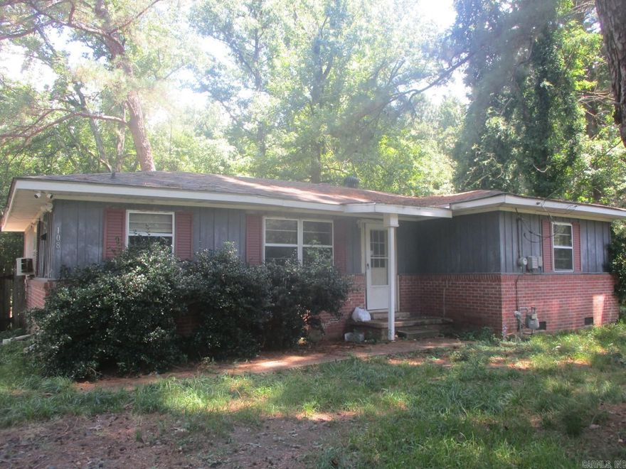 Don't miss out on this 2 bedroom, 1 bath, with living room, kitchen/dining combo, laundry room, patio and st.bldg. with partially fenced yard.  **Agents please READ agent/confidential remarks section for additional information, showing and offer instructions prior to showing the property!