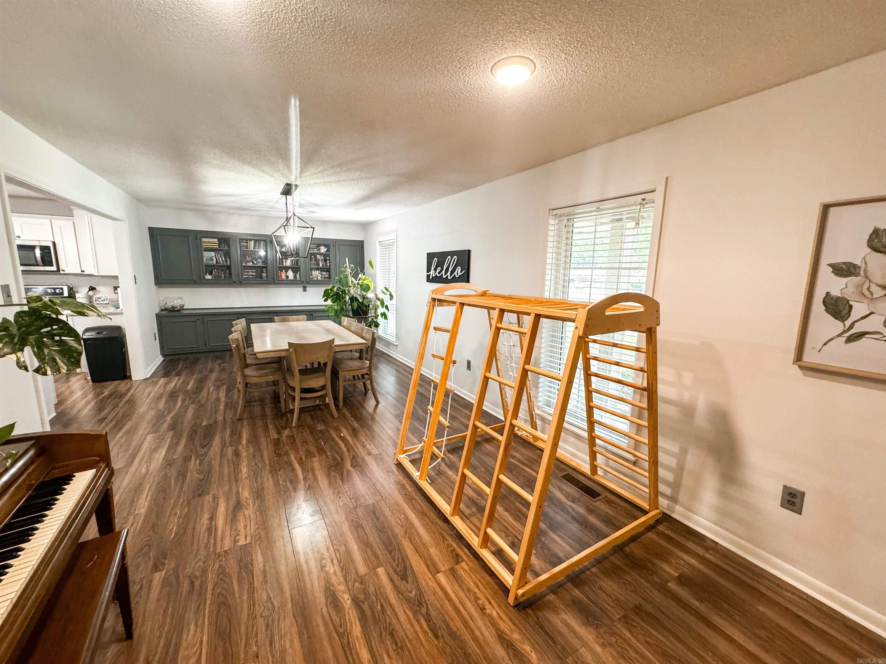 PIONEER ACRES - Residential