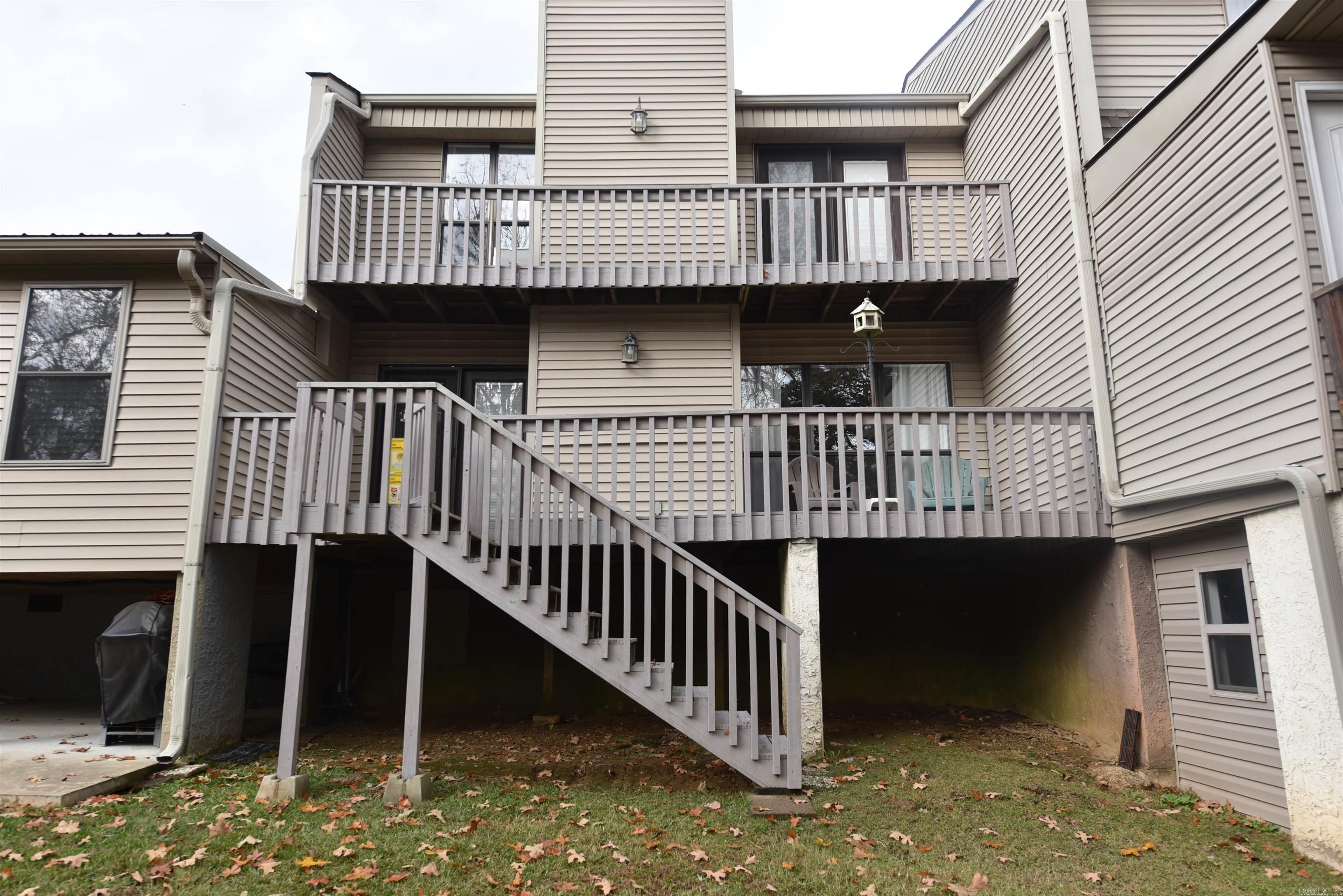 LAKEWOOD HILLS CONDO - Residential