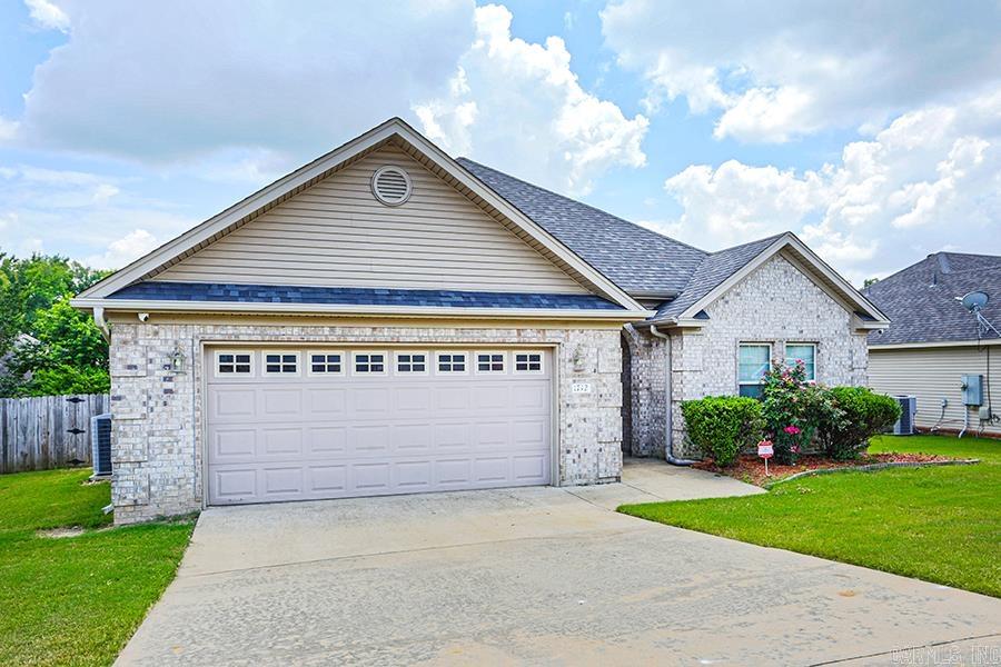 THE OAKS - Residential