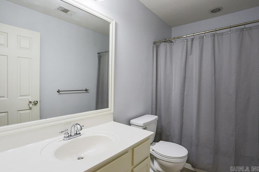 THE OAKS - Residential